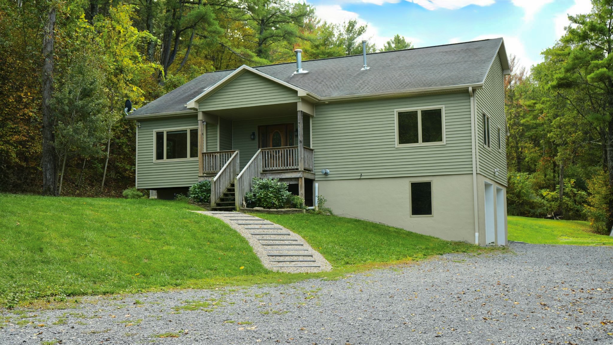 Catskill, New York, 12414, United States, 4 Bedrooms Bedrooms, ,3 BathroomsBathrooms,Residential,For Sale,1977863