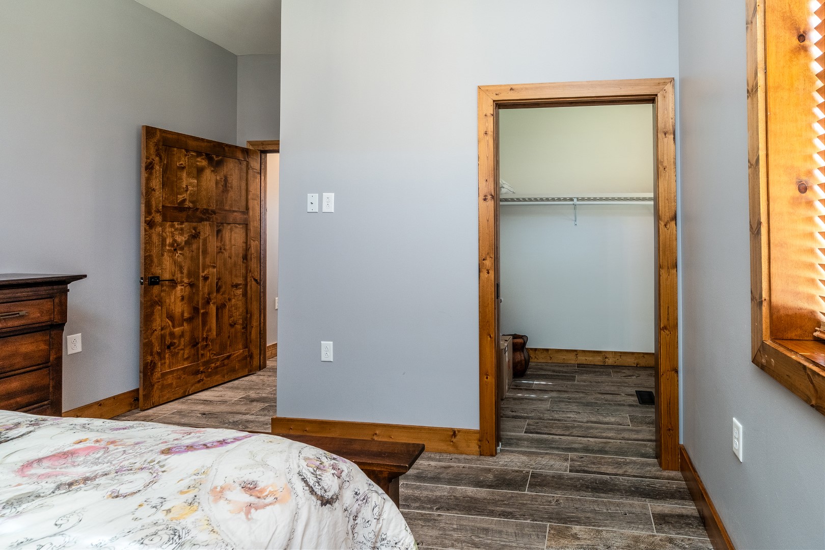 Carbondale, Illinois, 62902, United States, 3 Bedrooms Bedrooms, ,8 BathroomsBathrooms,Residential,For Sale,1986074