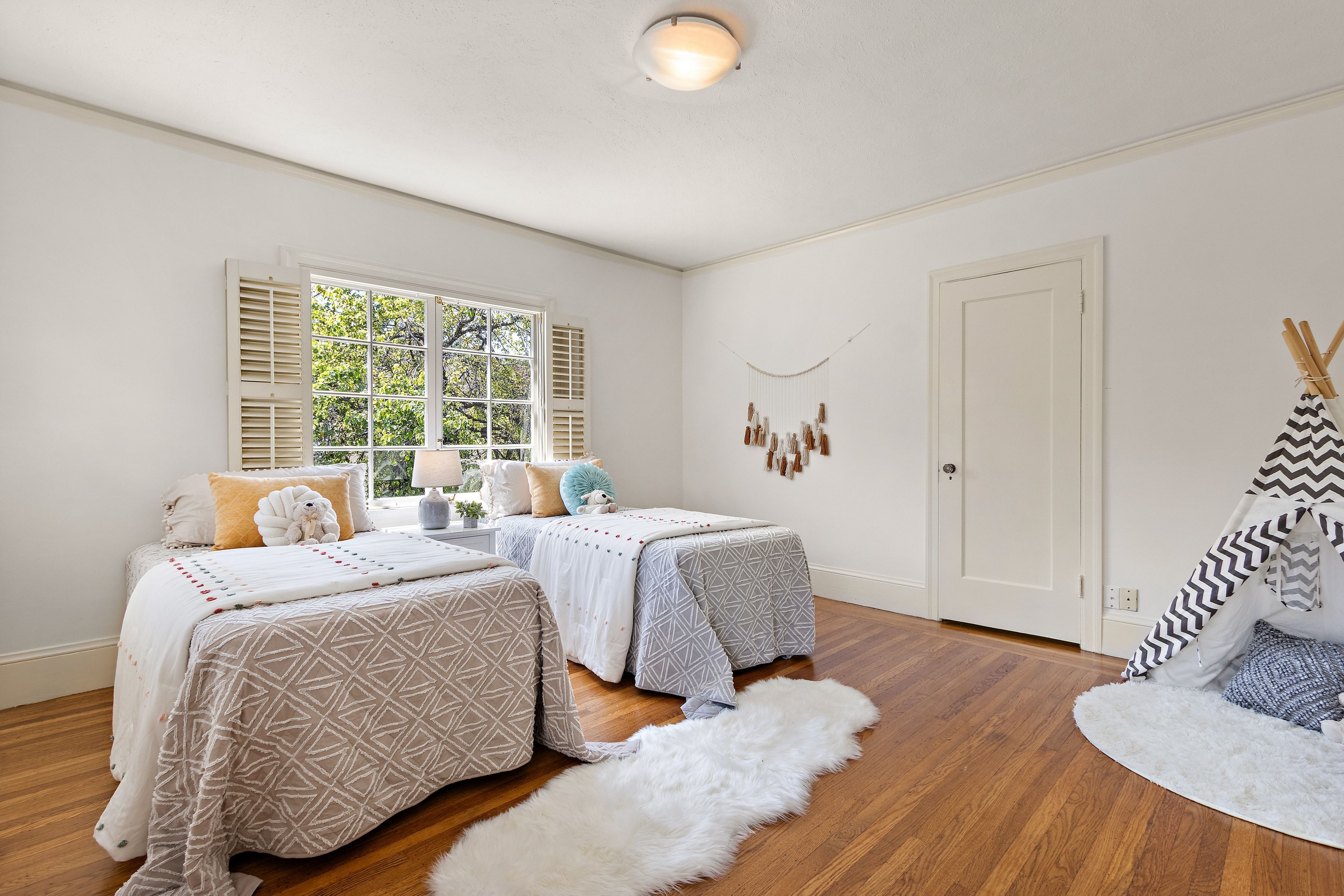  Classic Character Meets Modern Comfort in Crocker Highlands - 物件實景