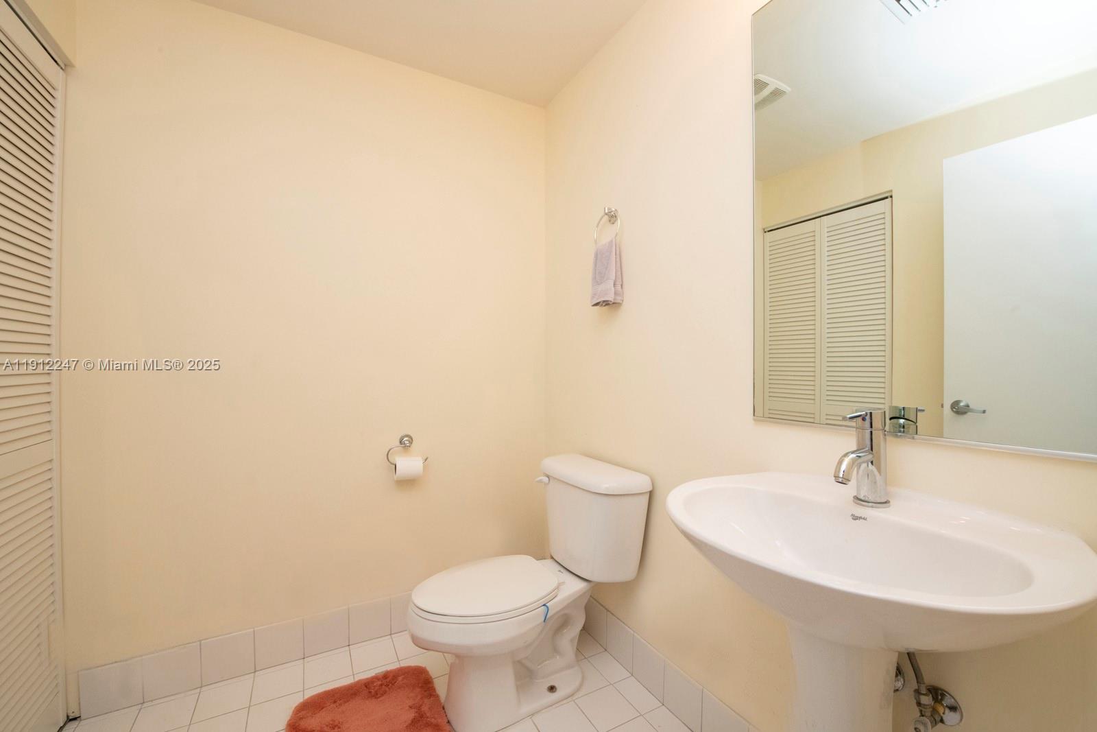 Miami, Florida, 33132, United States, 1 Bedroom Bedrooms, ,2 BathroomsBathrooms,Residential,For Sale,1991690