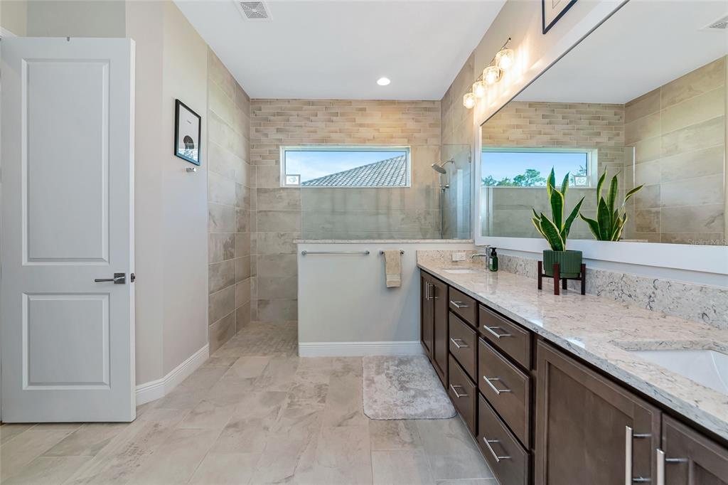 Parrish, Florida, 34219, United States, 4 Bedrooms Bedrooms, ,4 BathroomsBathrooms,Residential,For Sale,2001764