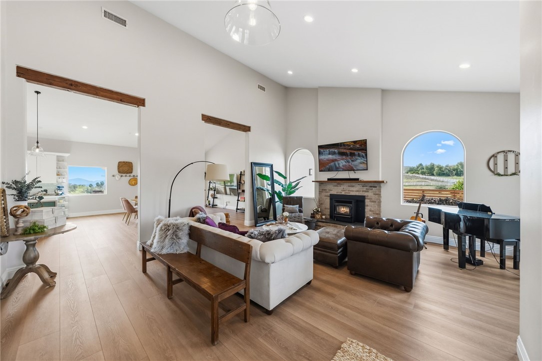 Temecula, California, 92592, United States, 5 Bedrooms Bedrooms, ,4 BathroomsBathrooms,Residential,For Sale,2021827