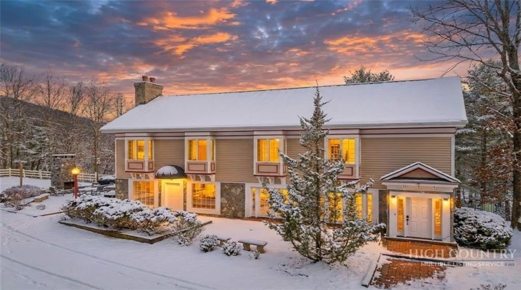 Banner Elk, North Carolina, 28604, United States, 4 Bedrooms Bedrooms, ,5 BathroomsBathrooms,Residential,For Sale,2020475