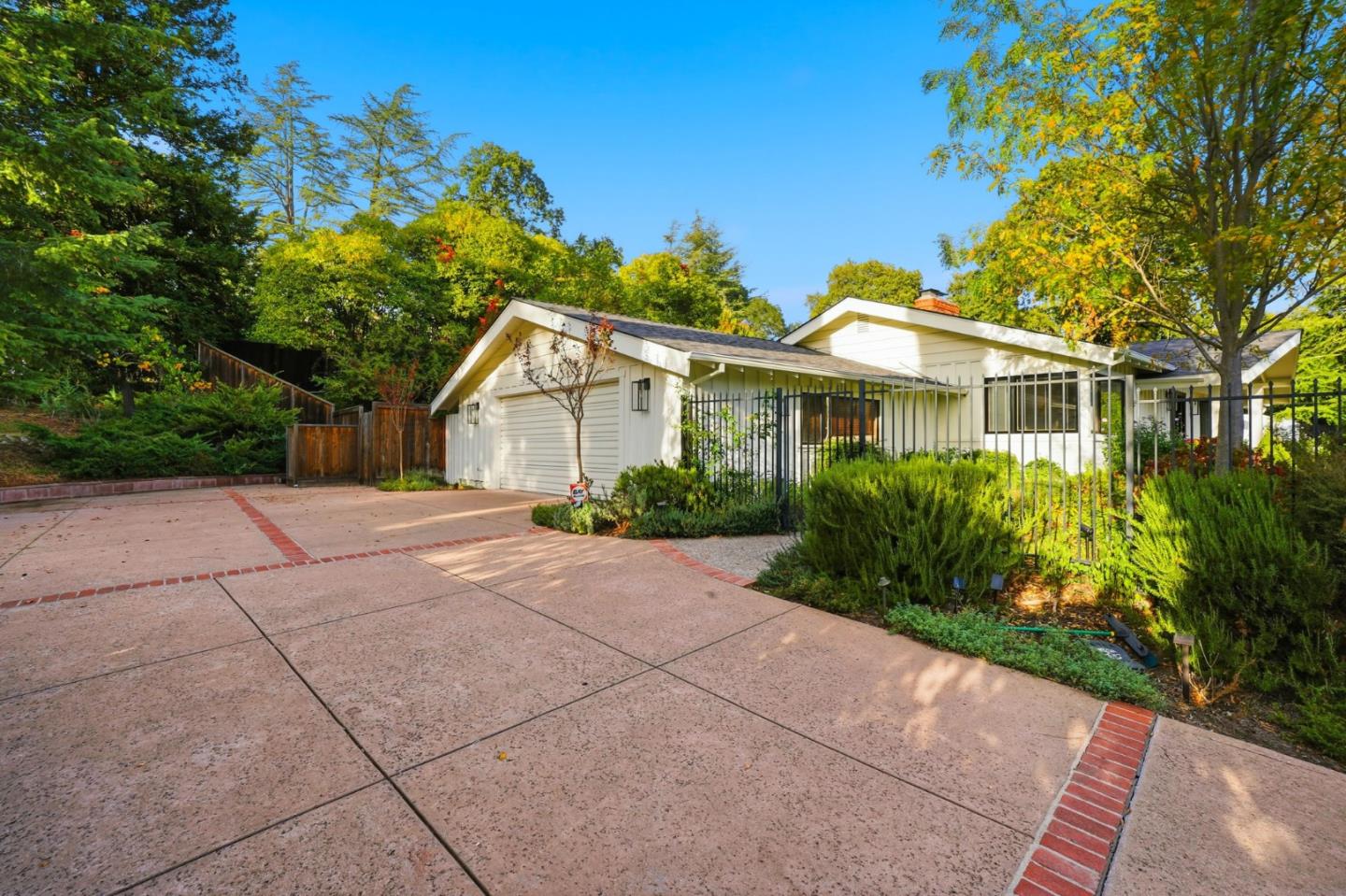 Walnut Creek, California, 94596, United States, 3 Bedrooms Bedrooms, ,4 BathroomsBathrooms,Residential,For Sale,1987935