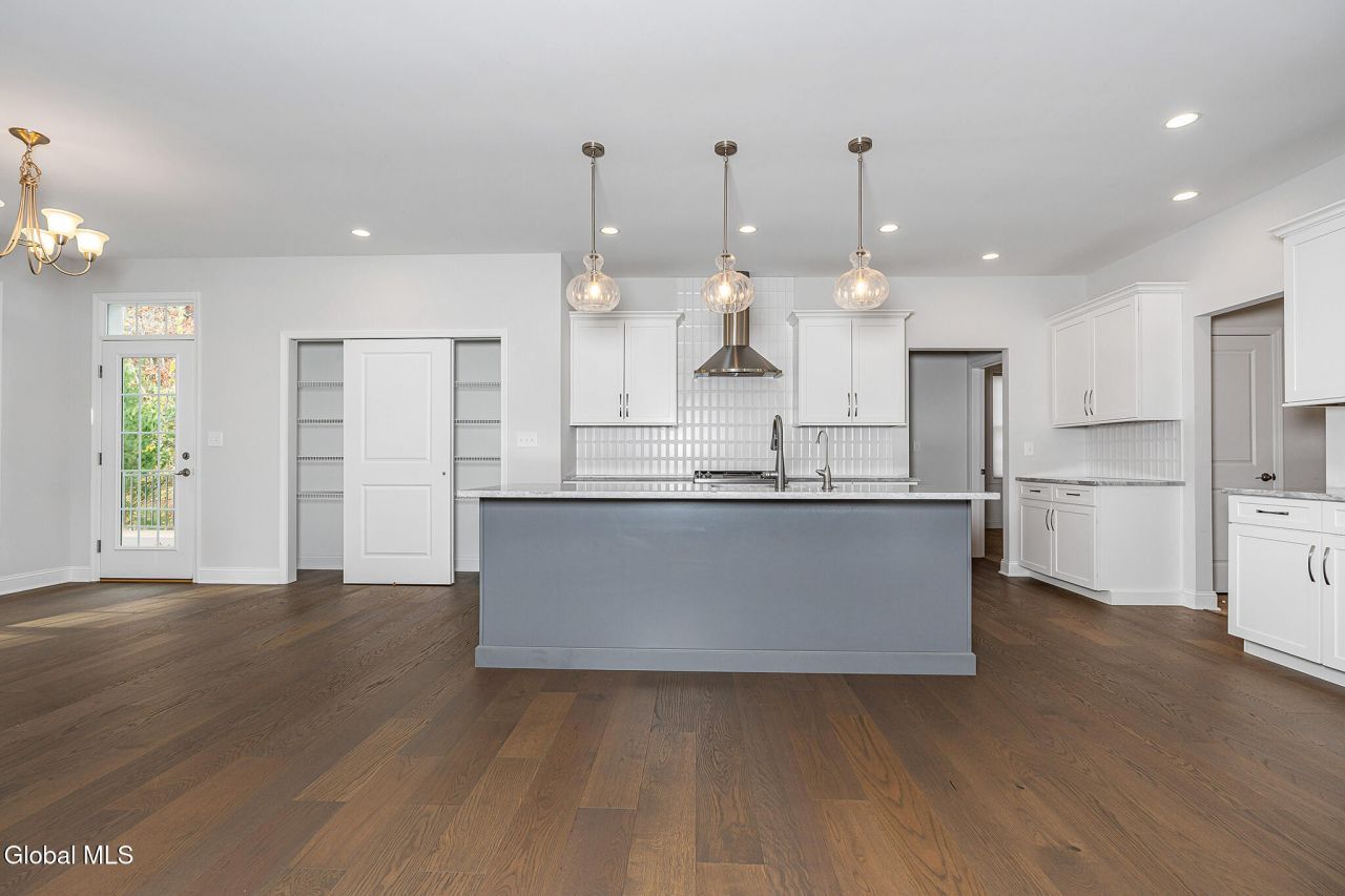 Halfmoon, New York, 12065, United States, 4 Bedrooms Bedrooms, ,3 BathroomsBathrooms,Residential,For Sale,1987891