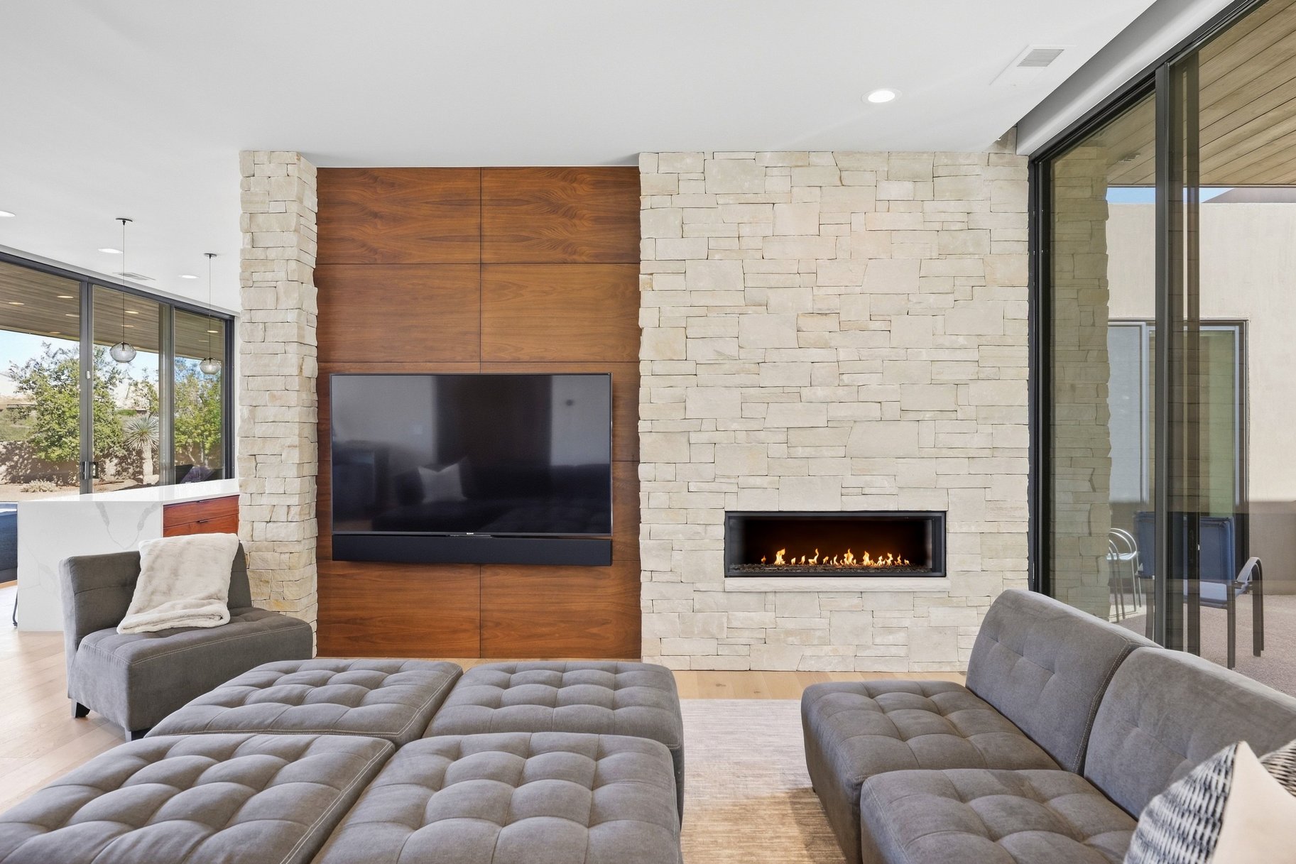  Warm Desert Modern Single Level Living in the Gated side of the Ledges Course - 物件實景