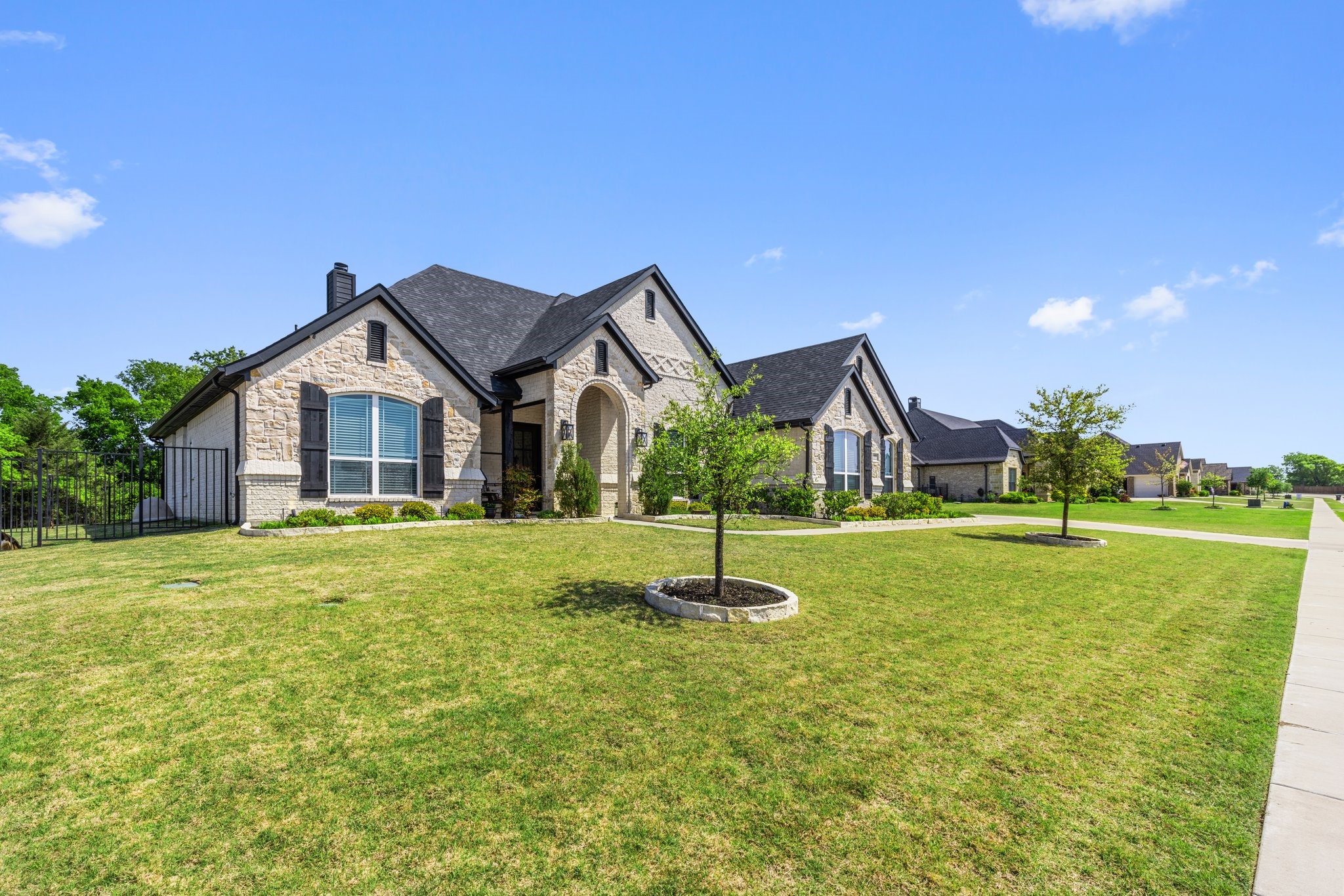 Caddo Mills, Texas, 75135, United States, 4 Bedrooms Bedrooms, ,5 BathroomsBathrooms,Residential,For Sale,1778518