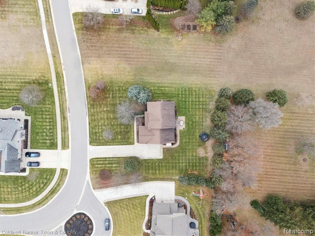 Highland, Michigan, 48357, United States, 4 Bedrooms Bedrooms, ,4 BathroomsBathrooms,Residential,For Sale,2003066