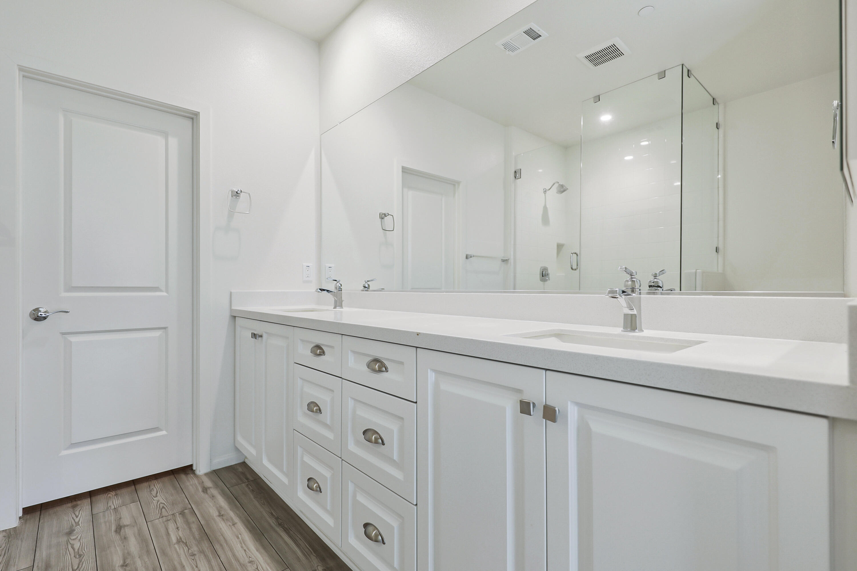 Indio, California, 92201, United States, 2 Bedrooms Bedrooms, ,2 BathroomsBathrooms,Residential,For Sale,1999872