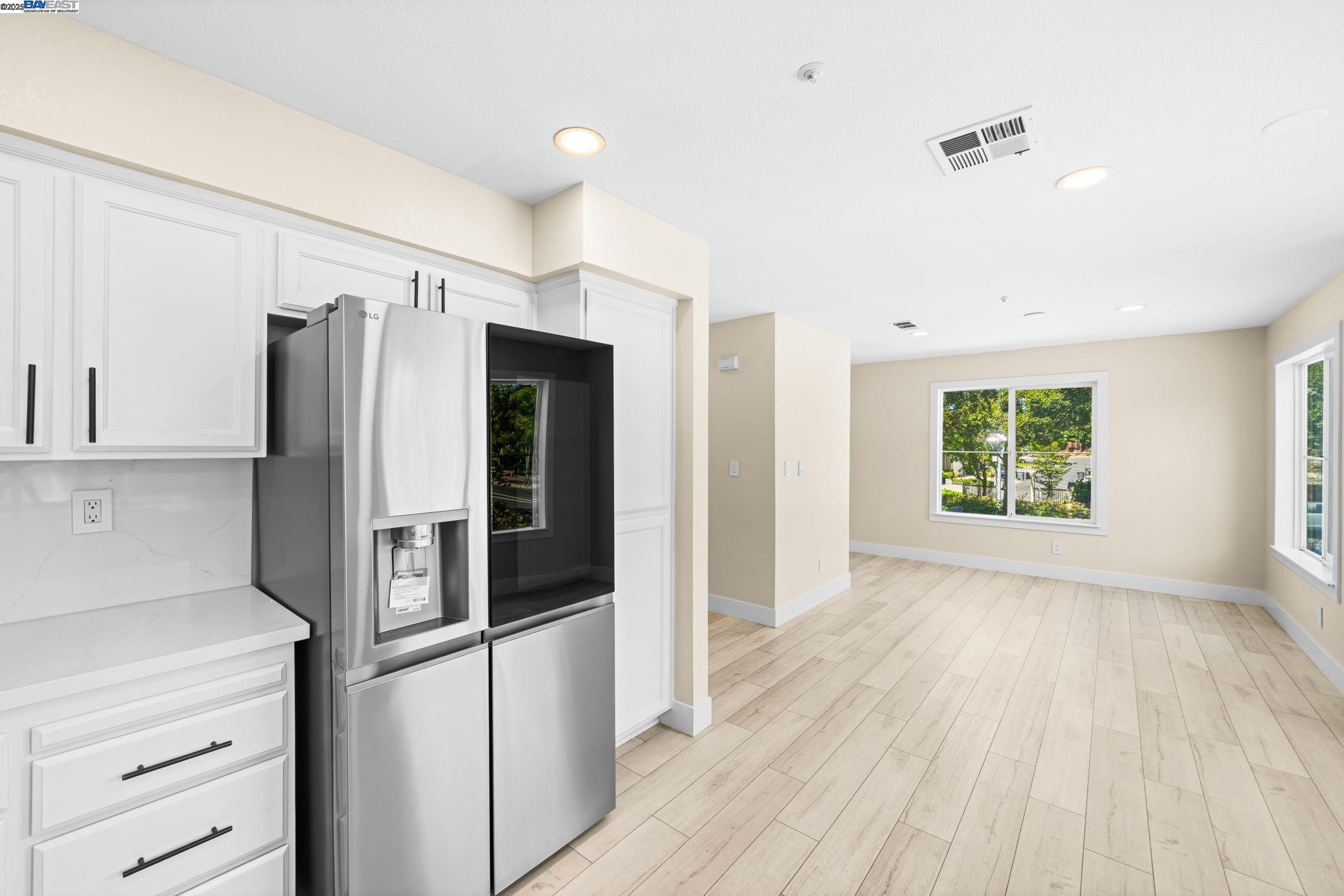 Dublin, California, 94568, United States, 3 Bedrooms Bedrooms, ,3 BathroomsBathrooms,Residential,For Sale,2006259