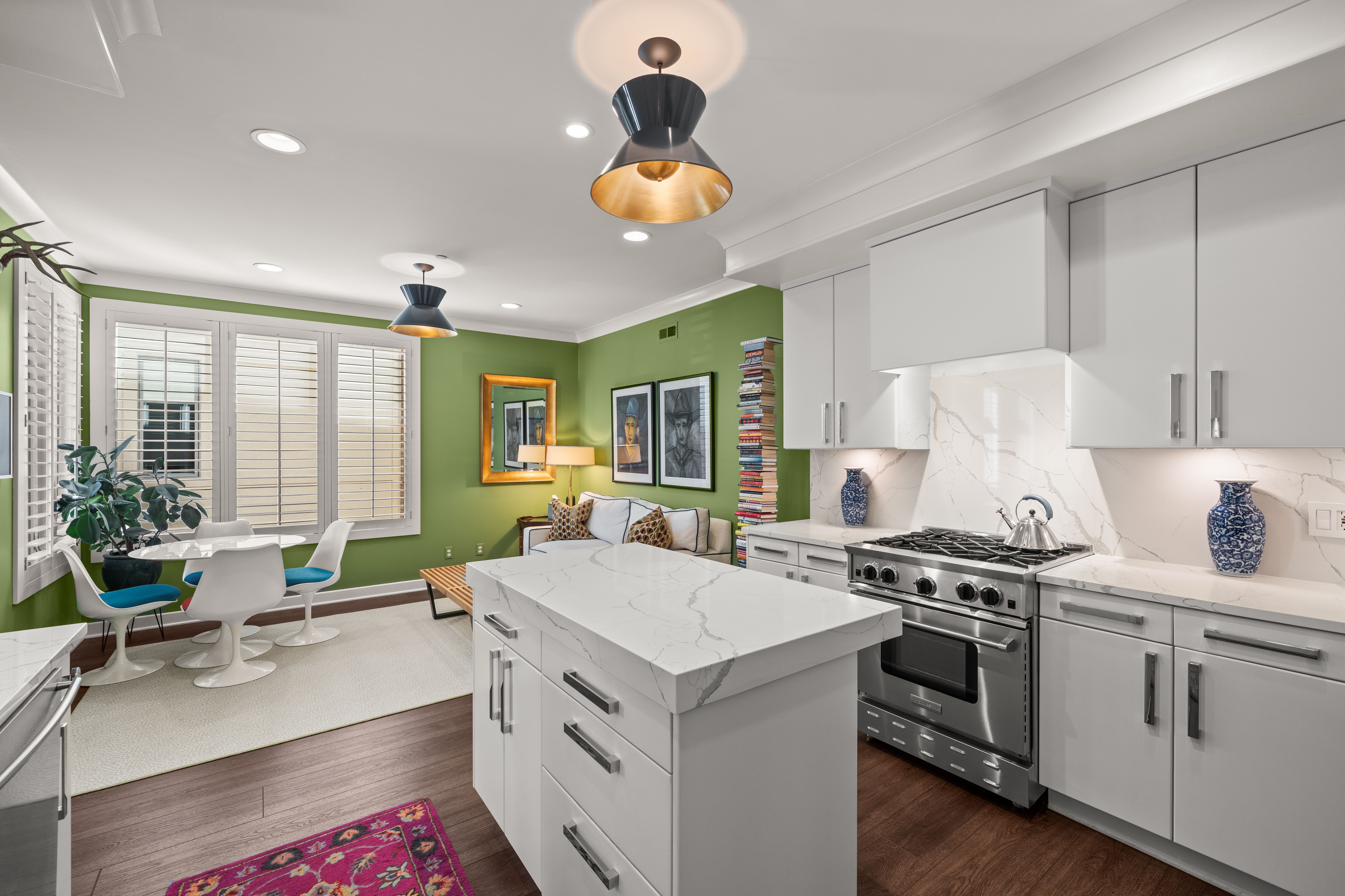  Beautifully updated and stylish, this Clayton condo offers move-in-ready living - 物件實景
