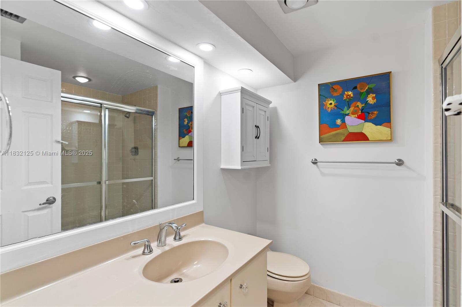 Aventura, Florida, 33180, United States, 2 Bedrooms Bedrooms, ,3 BathroomsBathrooms,Residential,For Sale,1885240