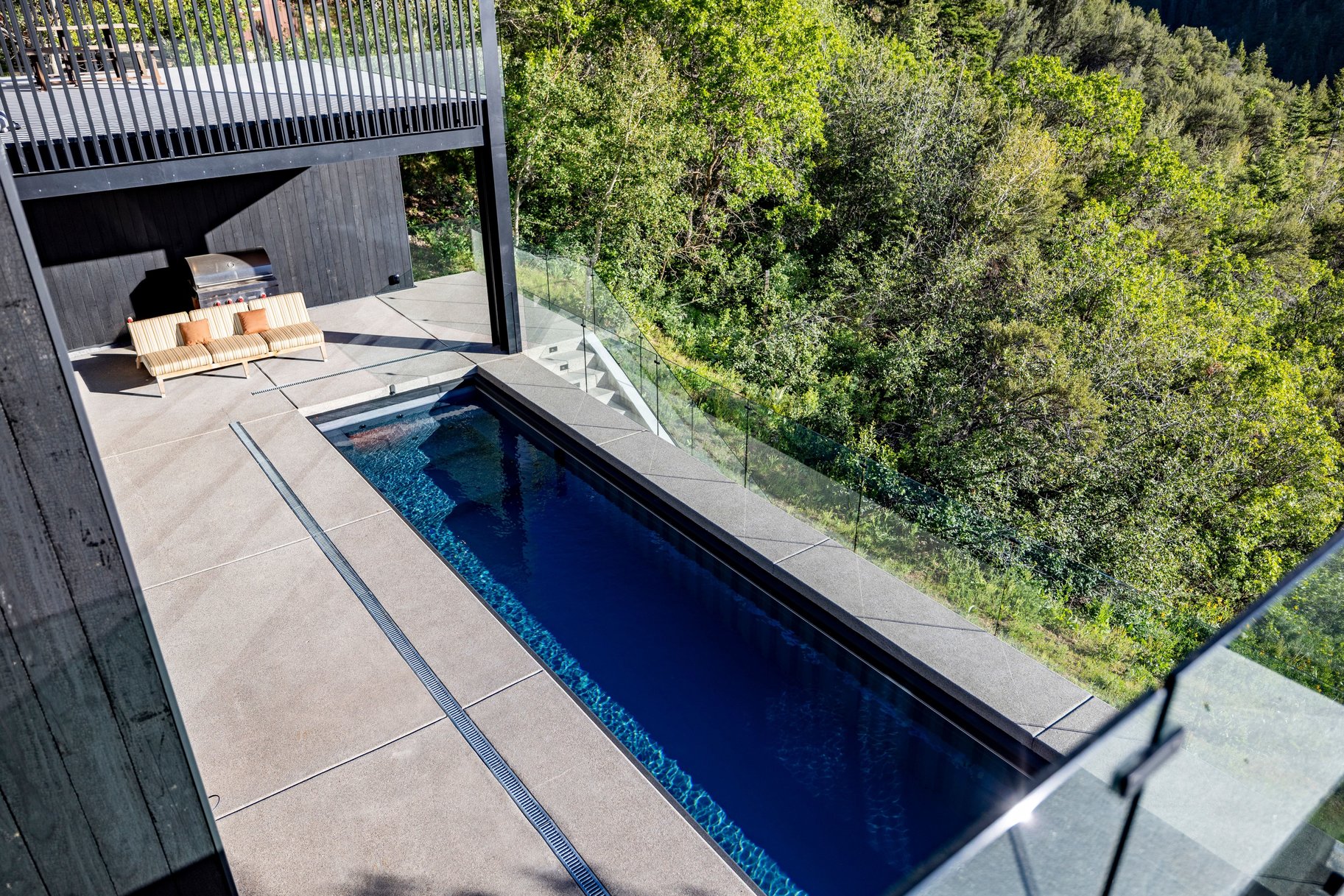  One-of-a-Kind Modern Pinebrook Residence - 物件實景
