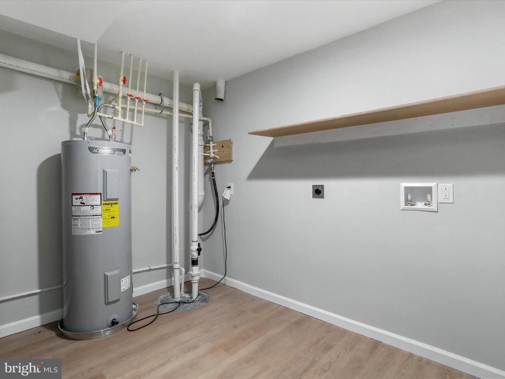 Woodstock, Virginia, 22664, United States, 5 Bedrooms Bedrooms, ,3 BathroomsBathrooms,Residential,For Sale,1982458