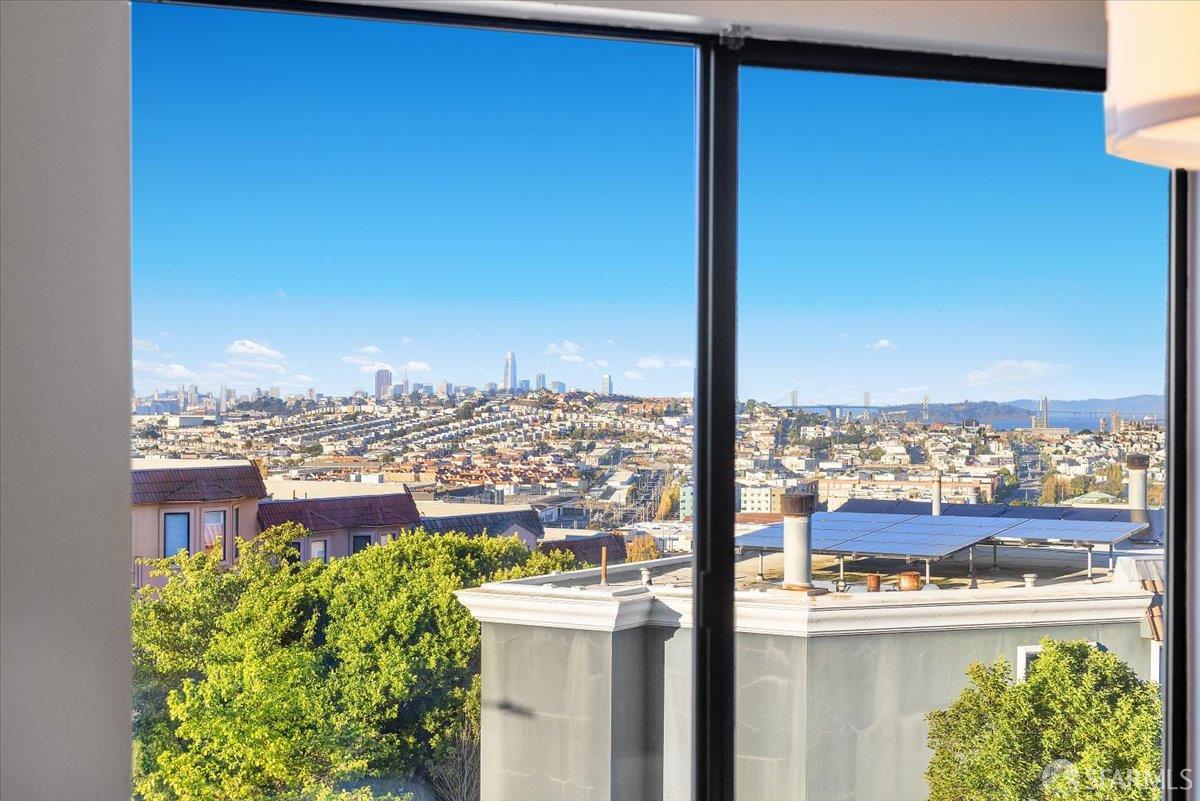 San Francisco, California, 94124, United States, 3 Bedrooms Bedrooms, ,2 BathroomsBathrooms,Residential,For Sale,2001801