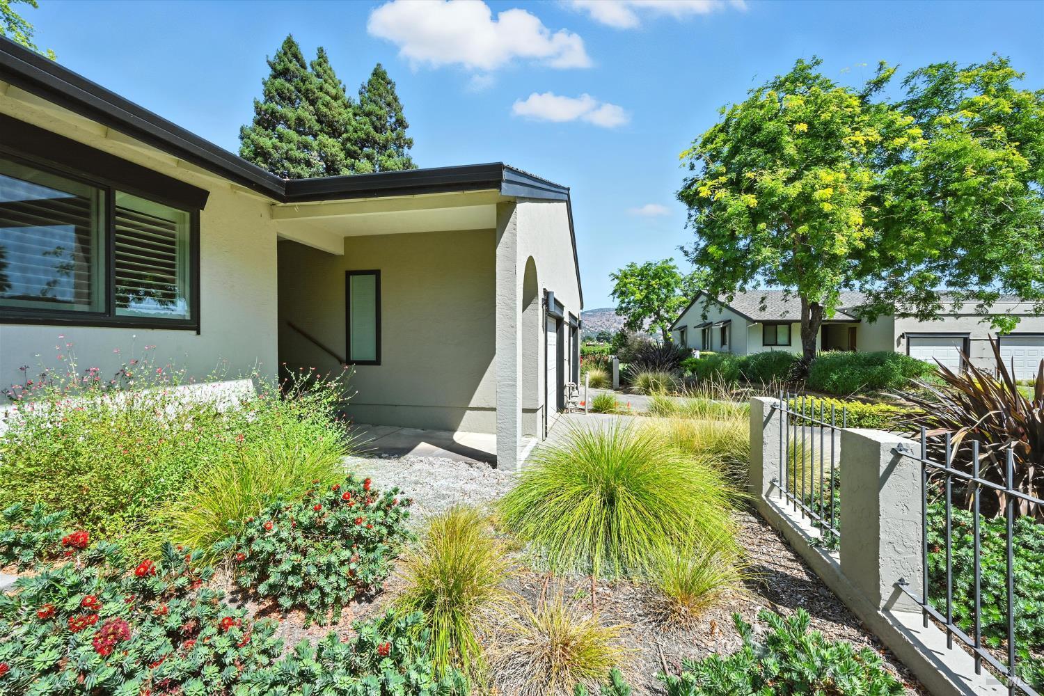 Yountville, California, 94599, United States, 2 Bedrooms Bedrooms, ,2 BathroomsBathrooms,Residential,For Sale,1941662
