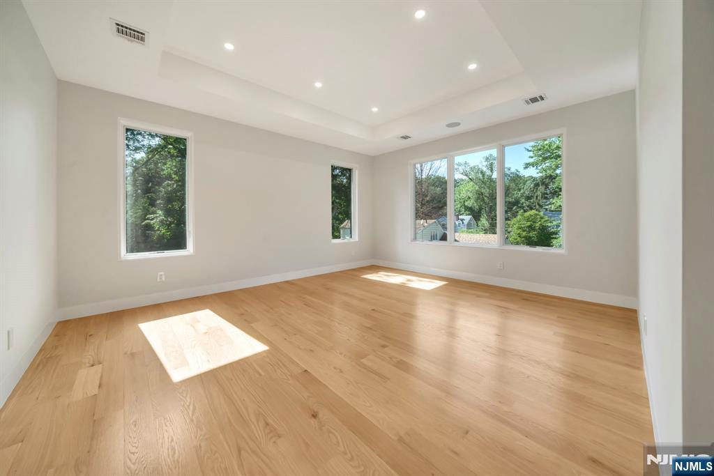 Tenafly, New Jersey, 07670, United States, 6 Bedrooms Bedrooms, ,6 BathroomsBathrooms,Residential,For Sale,1906714