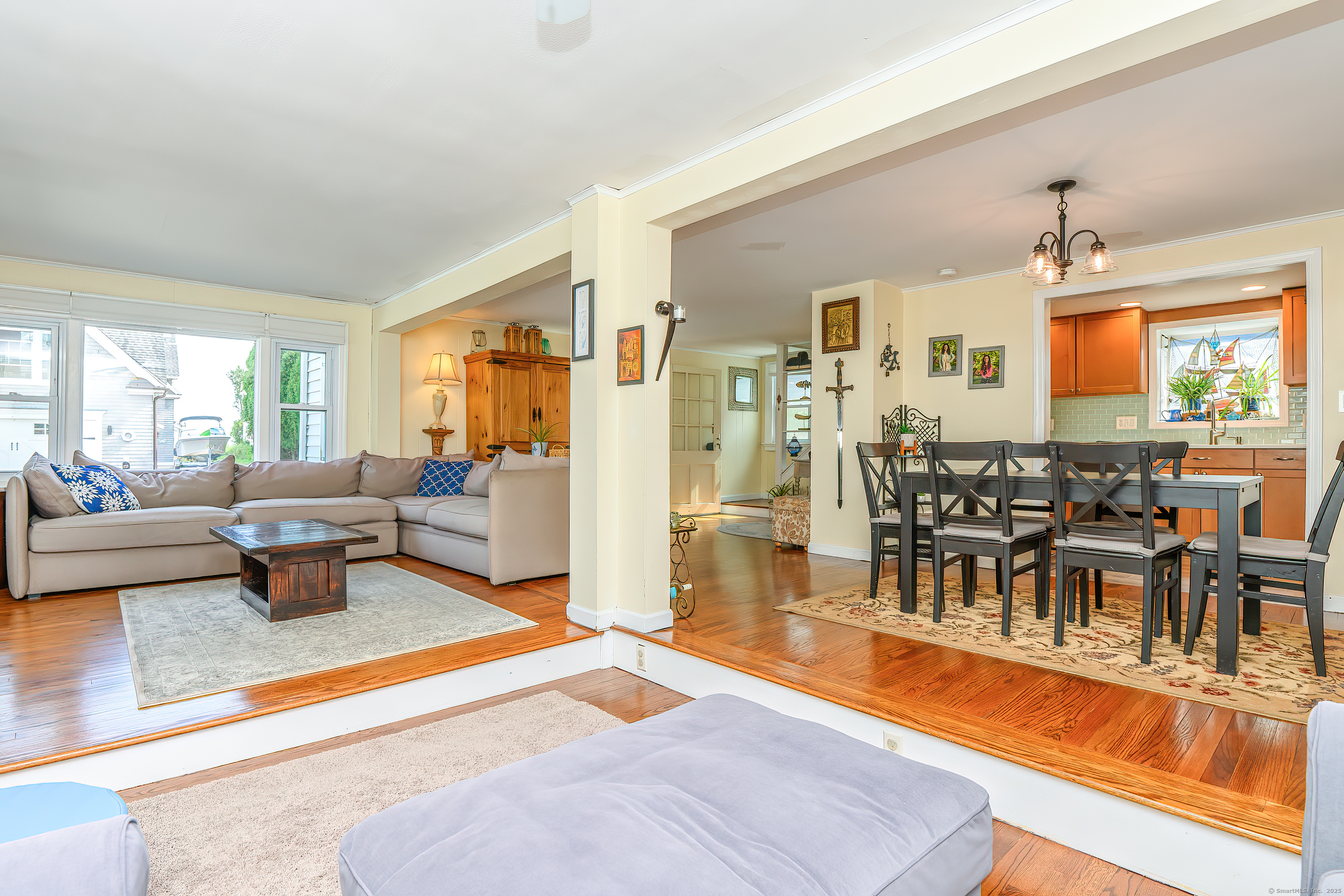 Milford, Connecticut, 06460, United States, 3 Bedrooms Bedrooms, ,2 BathroomsBathrooms,Residential,For Sale,1942157