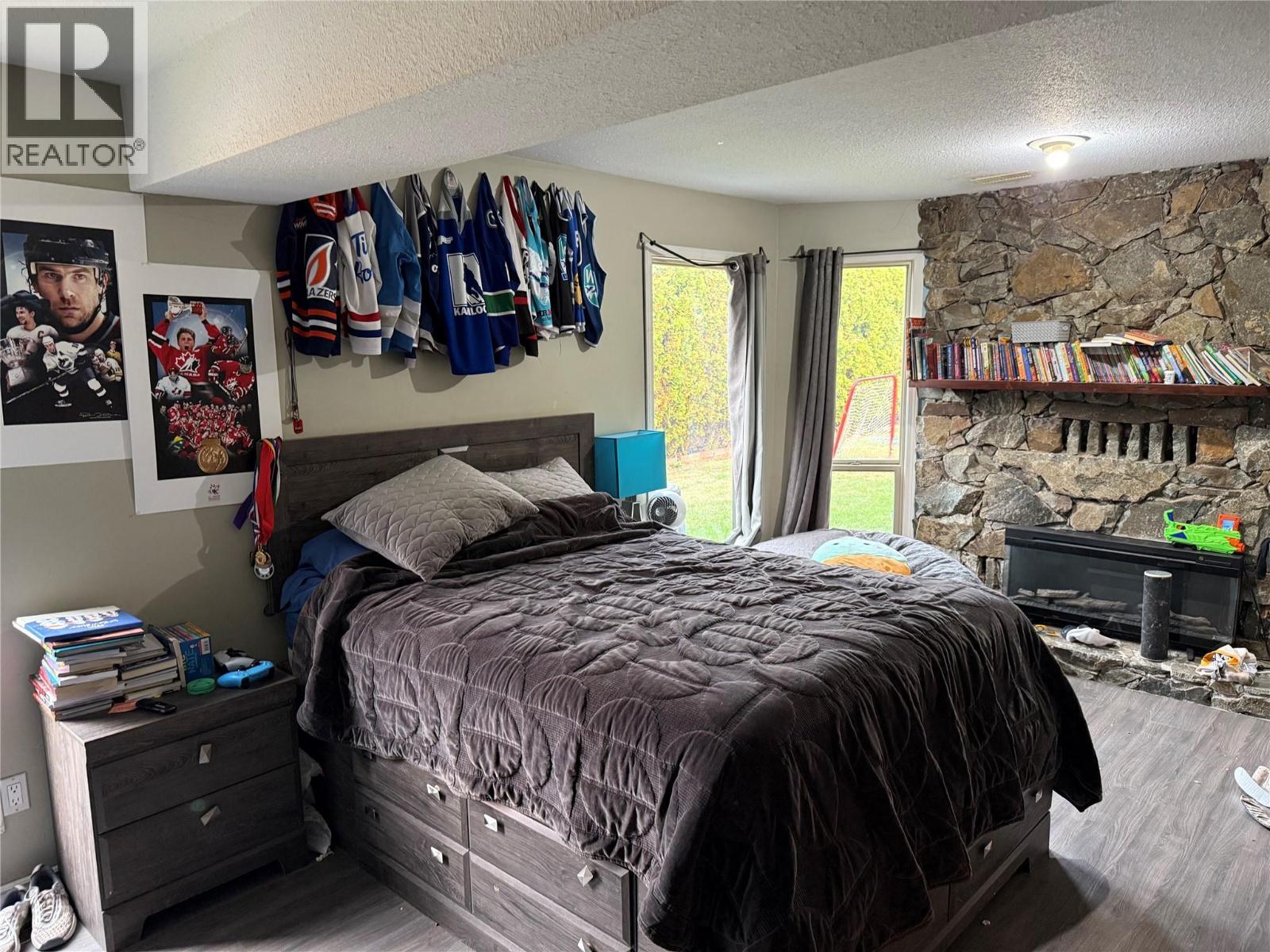 KAMLOOPS, British Columbia, V2H 1N1, CA, 4 Bedrooms Bedrooms, ,4 BathroomsBathrooms,Residential,For Sale,1947764