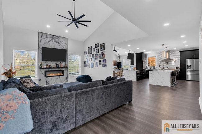 Bordentown Twp, New Jersey, 08505, United States, 4 Bedrooms Bedrooms, ,4 BathroomsBathrooms,Residential,For Sale,1989355