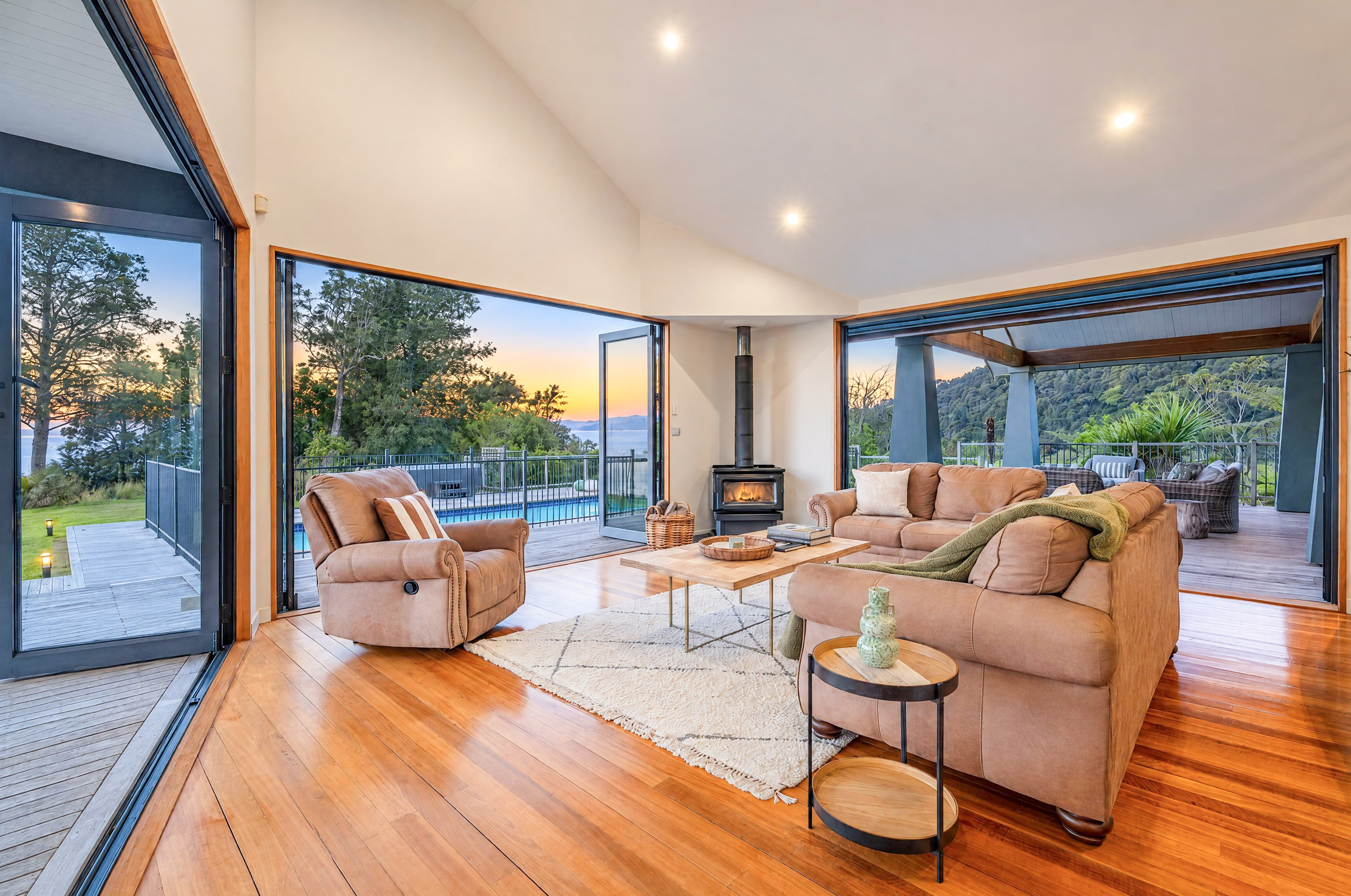  15a Te Papa Road, Kawakawa Bay, Auckland - 物件實景