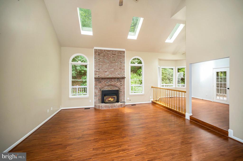 Stafford, Virginia, 22554, United States, 5 Bedrooms Bedrooms, ,4 BathroomsBathrooms,Residential,For Sale,1938309