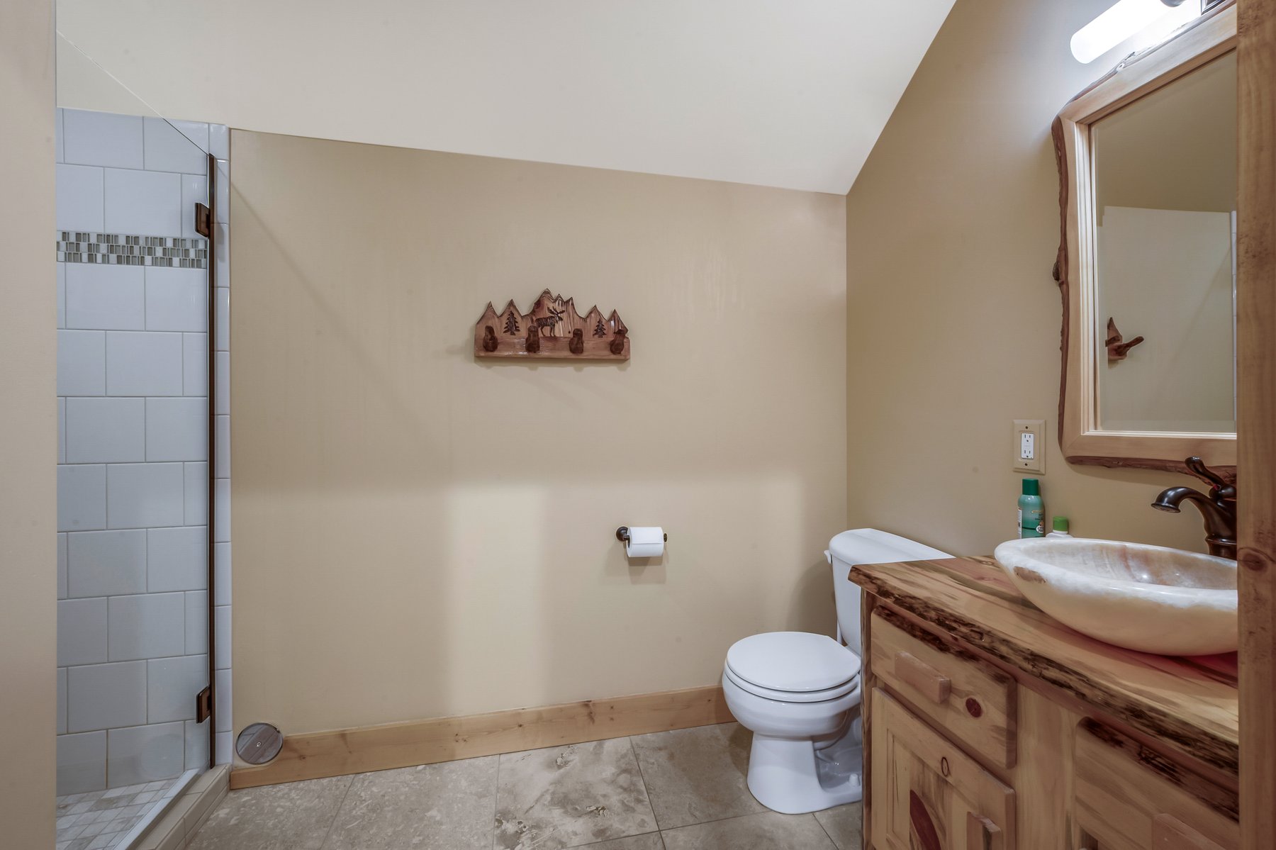 Sagle, Idaho, 83860, United States, 5 Bedrooms Bedrooms, ,6 BathroomsBathrooms,Residential,For Sale,1978919