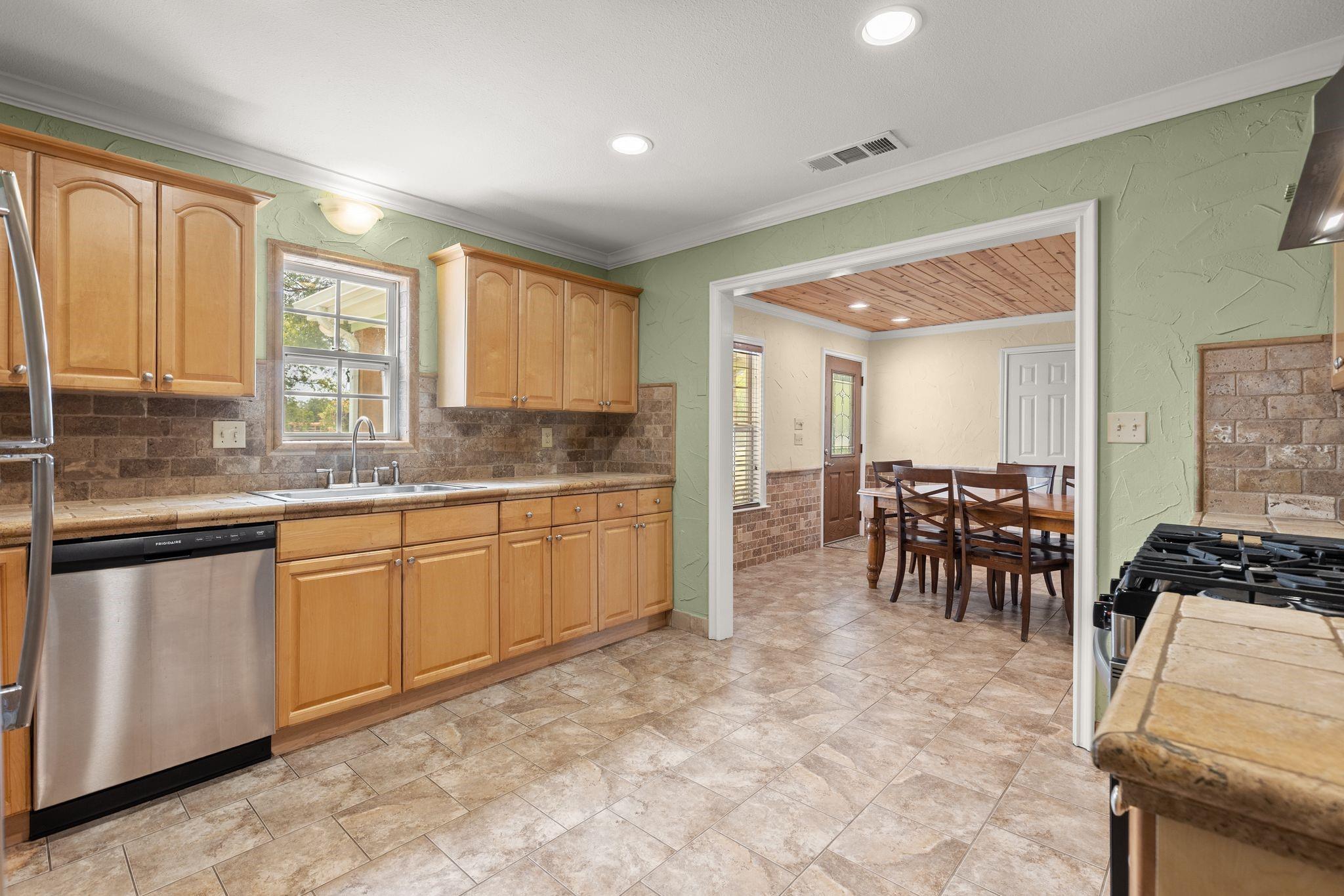 Caddo Mills, Texas, 75135, United States, 3 Bedrooms Bedrooms, ,2 BathroomsBathrooms,Residential,For Sale,1975401