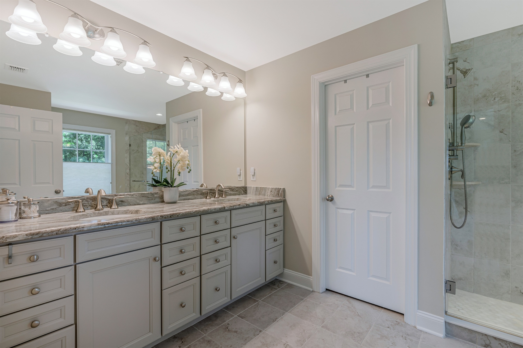  ?Residences at Columbia Park ? Impeccably Crafted End-Unit Townhome - 物件實景