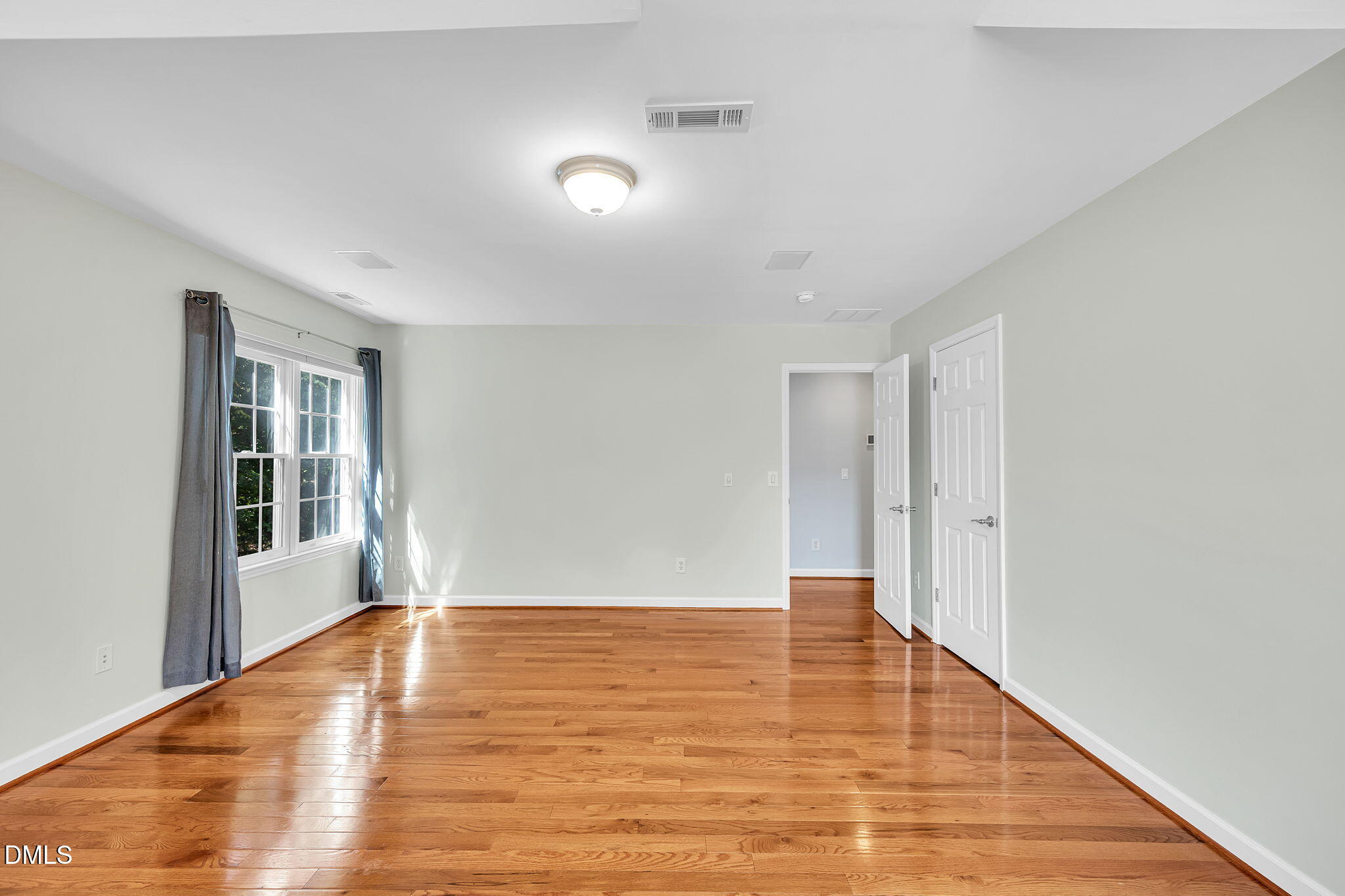 Durham, North Carolina, 27712, United States, 5 Bedrooms Bedrooms, ,3 BathroomsBathrooms,Residential,For Sale,1980310