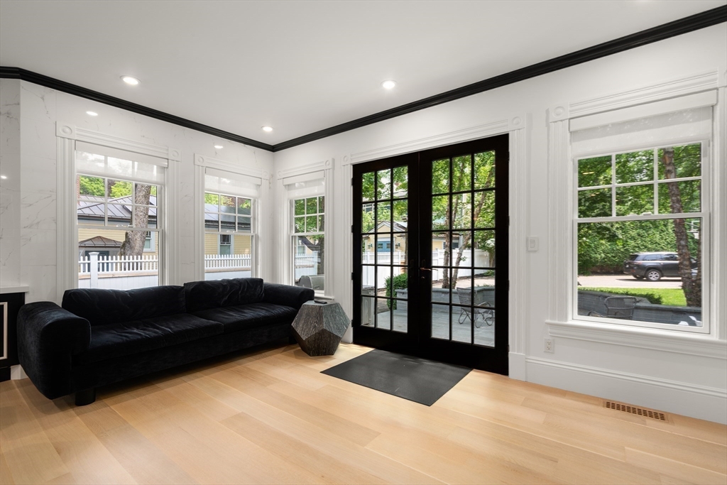 Newton, Massachusetts, 02465, United States, 5 Bedrooms Bedrooms, ,6 BathroomsBathrooms,Residential,For Sale,1908545