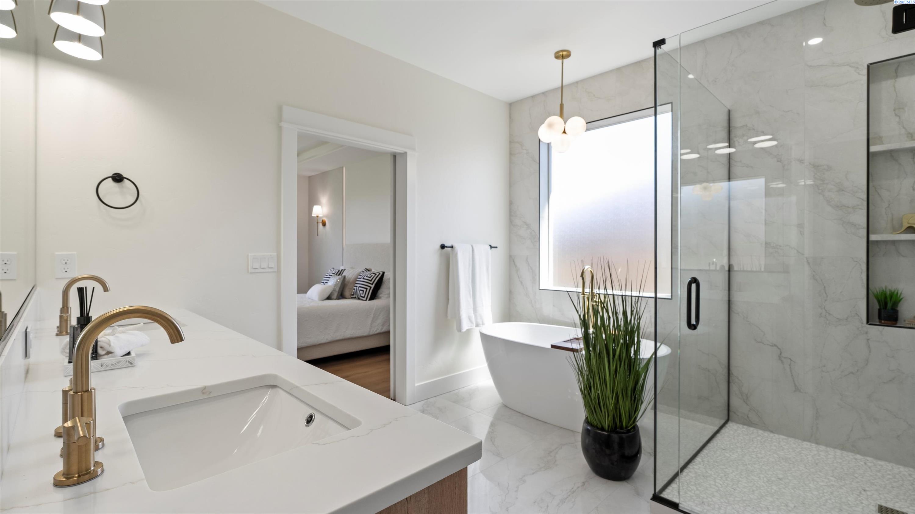 Richland, Washington, 99352, United States, 4 Bedrooms Bedrooms, ,3 BathroomsBathrooms,Residential,For Sale,1996125