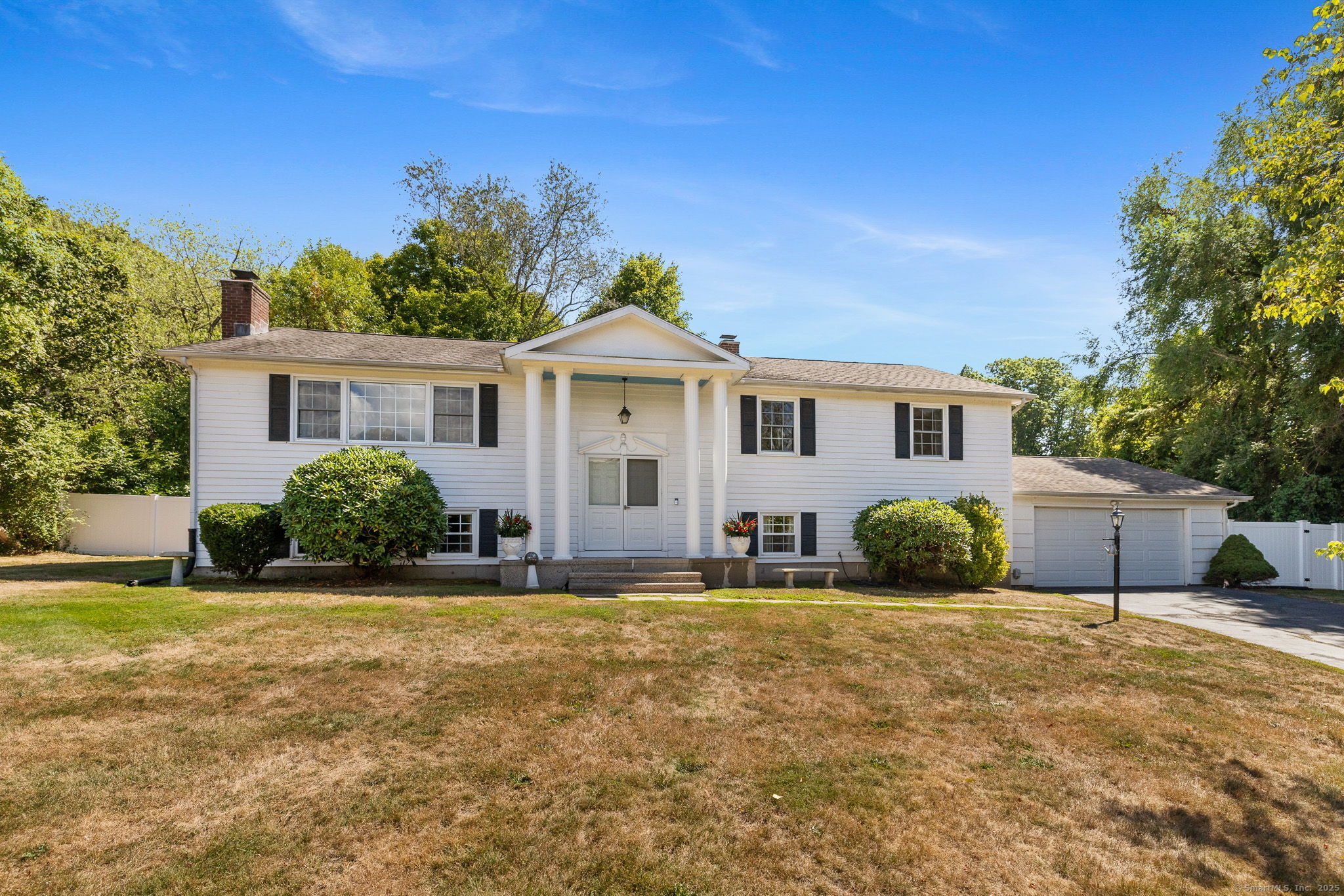 North Haven, Connecticut, 06473, United States, 5 Bedrooms Bedrooms, ,3 BathroomsBathrooms,Residential,For Sale,1956553