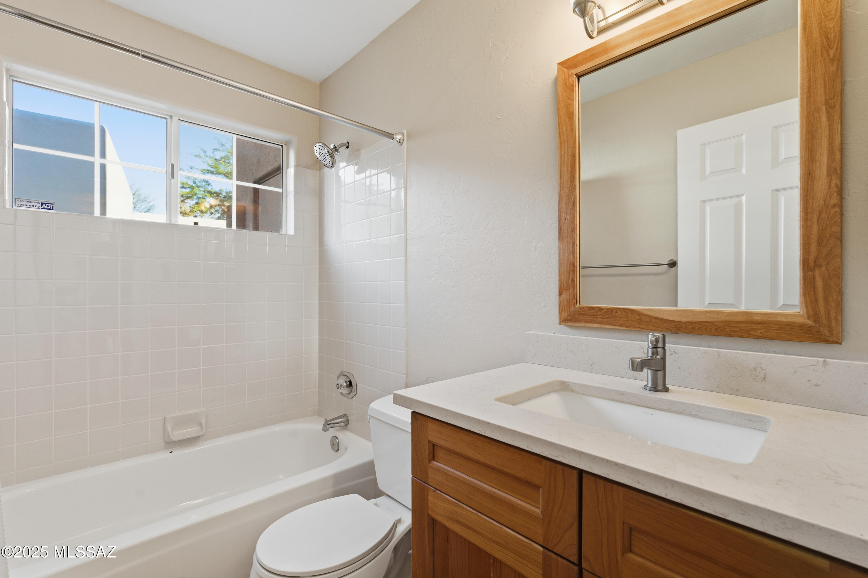 Tucson, Arizona, 85712, United States, 4 Bedrooms Bedrooms, ,3 BathroomsBathrooms,Residential,For Sale,1989179