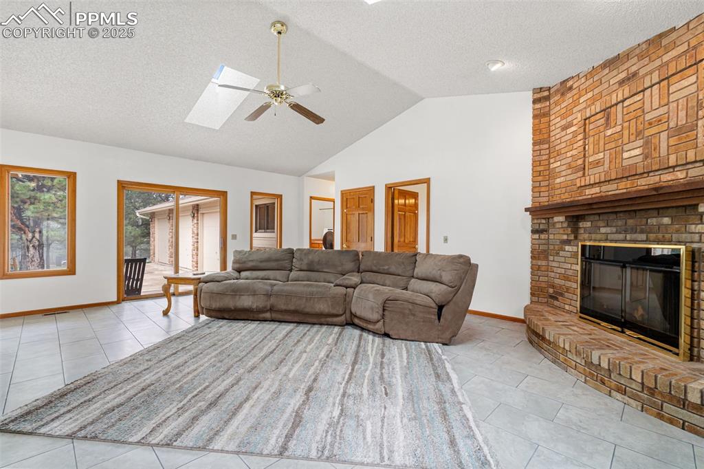 Monument, Colorado, 80132, United States, 4 Bedrooms Bedrooms, ,4 BathroomsBathrooms,Residential,For Sale,1934260