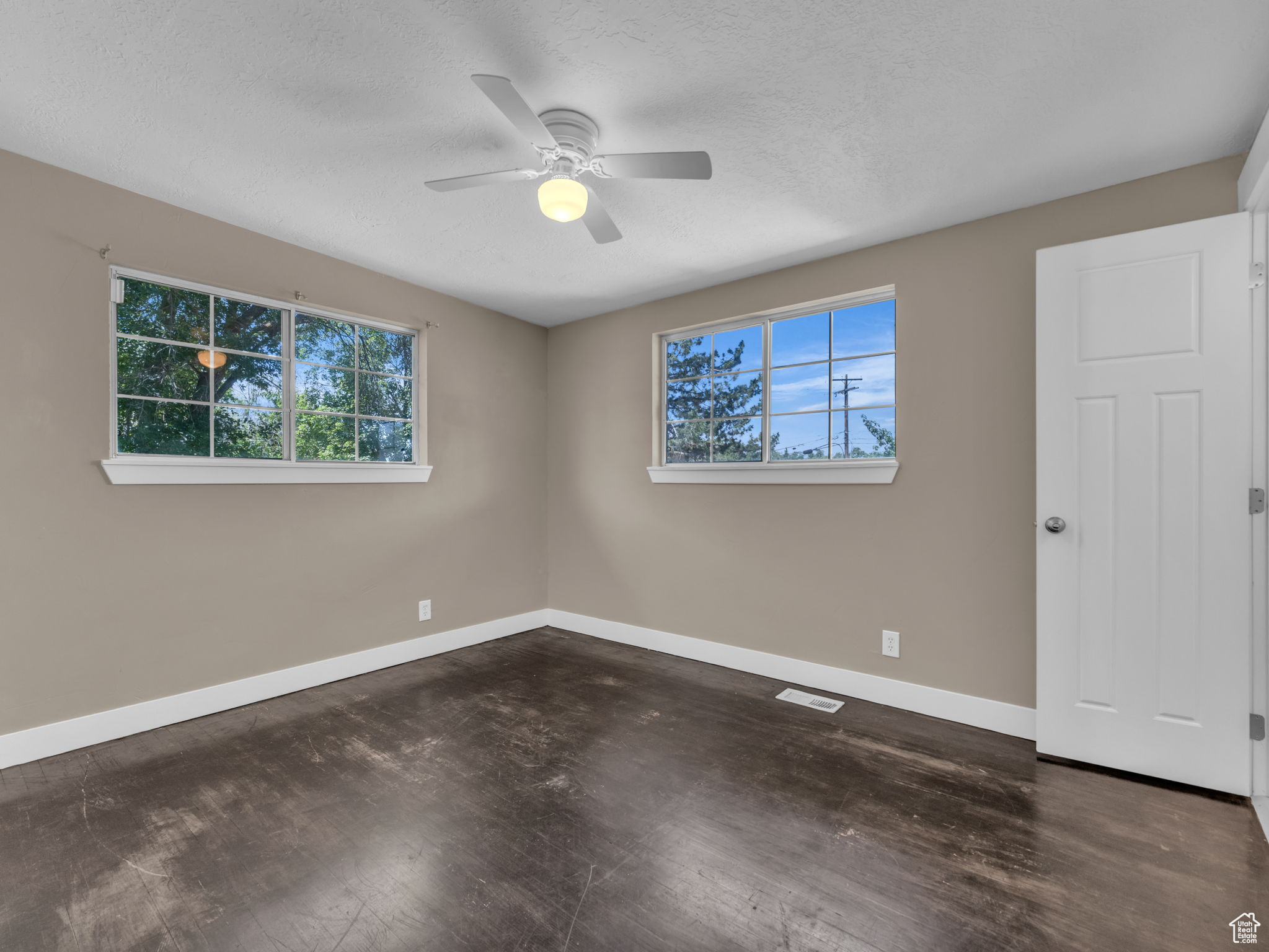 Midvale, Utah, 84047, United States, 4 Bedrooms Bedrooms, ,2 BathroomsBathrooms,Residential,For Sale,1862368