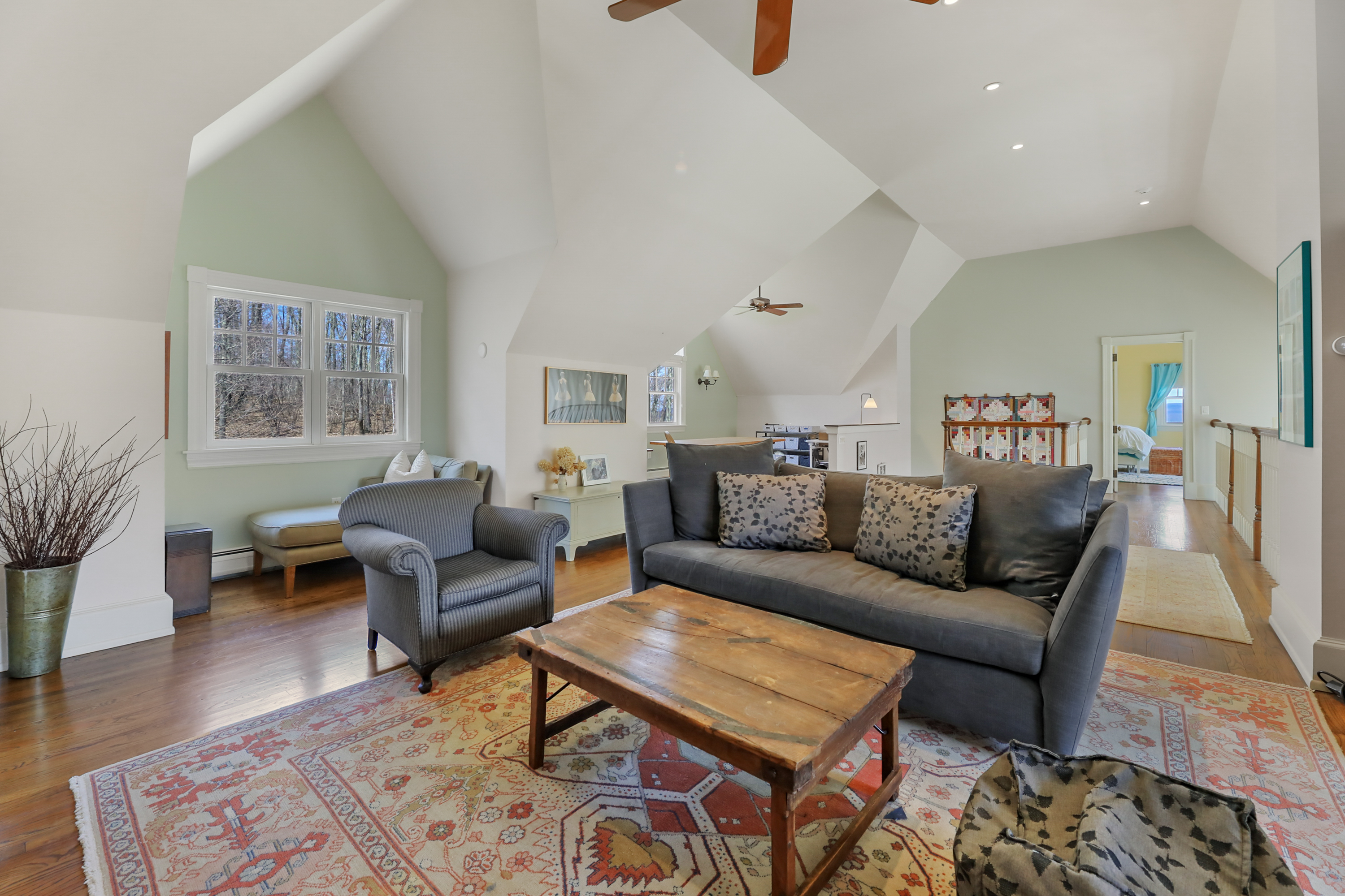  Exquisite Tudor Estate Set on 18+ Breathtaking Acres with Stunning Panoramic Vie - 物件實景