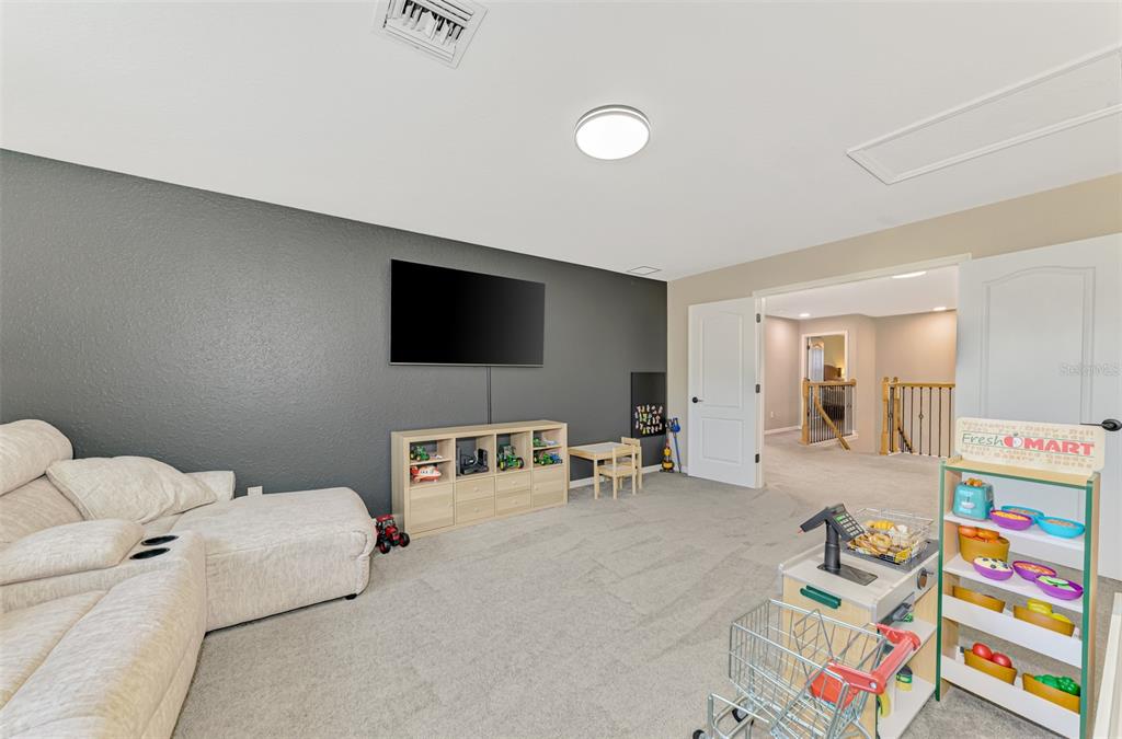 Venice, Florida, 34293, United States, 5 Bedrooms Bedrooms, ,3 BathroomsBathrooms,Residential,For Sale,1705065