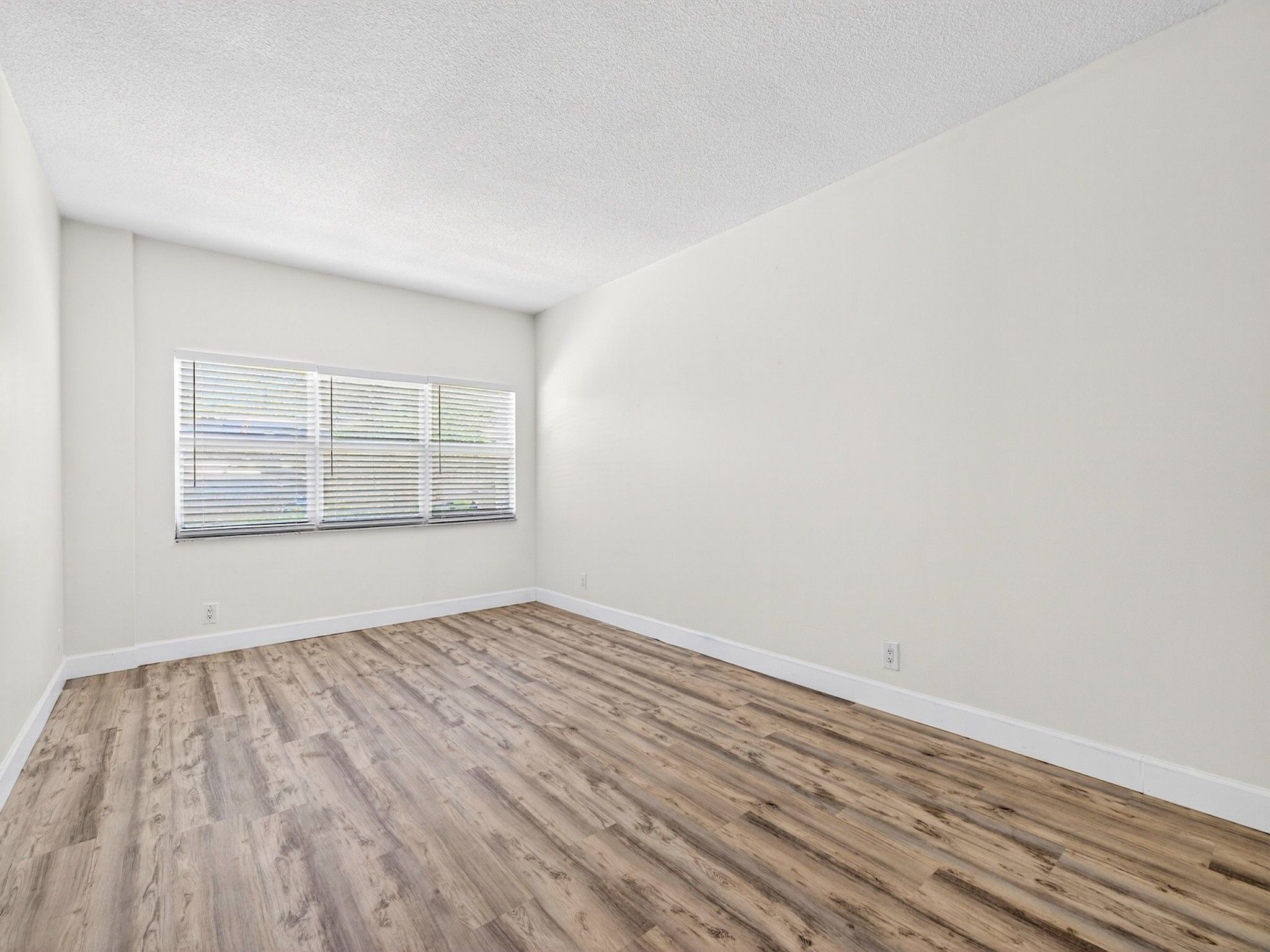  2555 NE 11th Street, Fort Lauderdale, FL, 33304 - 物件實景