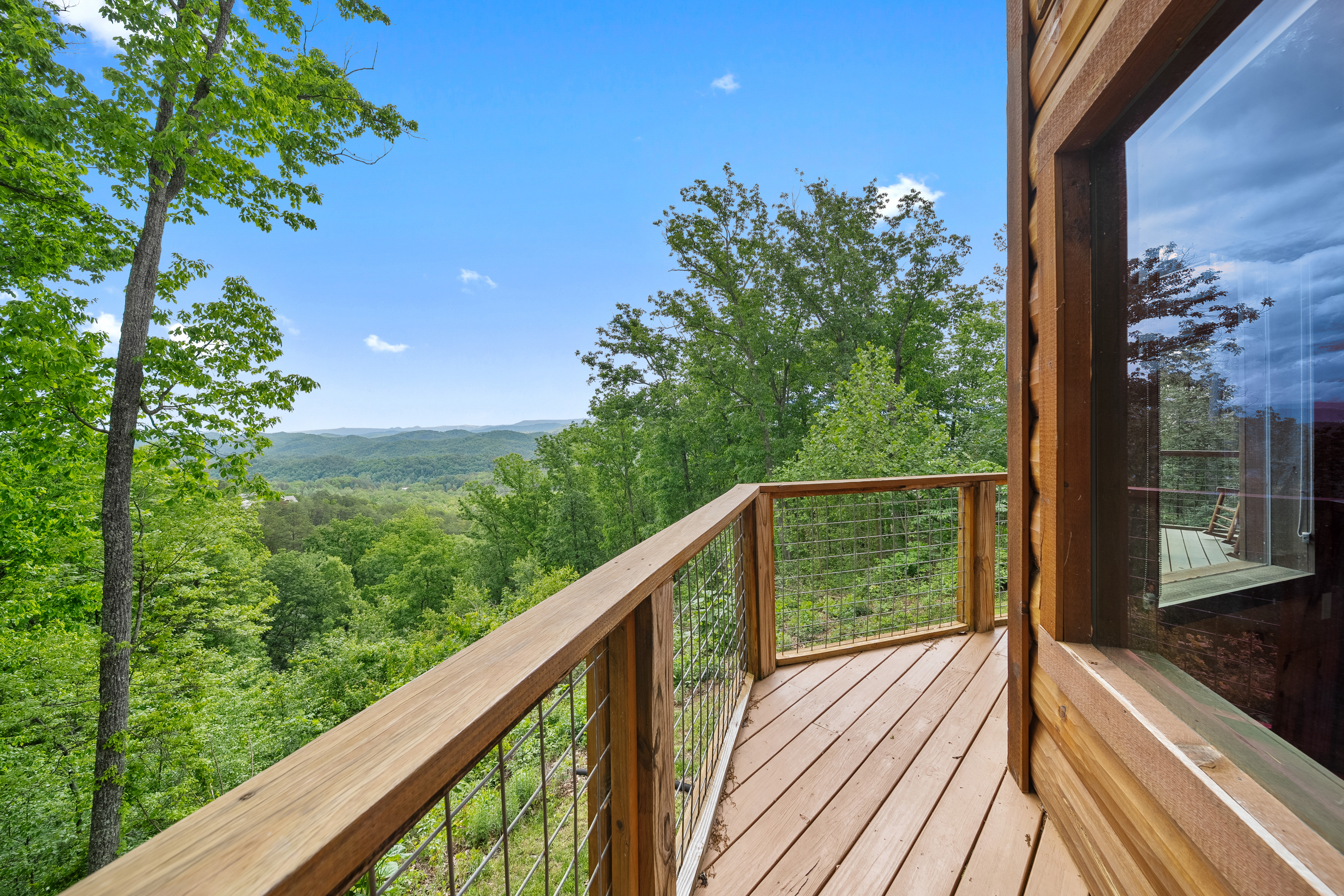 Sevierville, Tennessee, 37862, United States, 5 Bedrooms Bedrooms, ,7 BathroomsBathrooms,Residential,For Sale,1977744