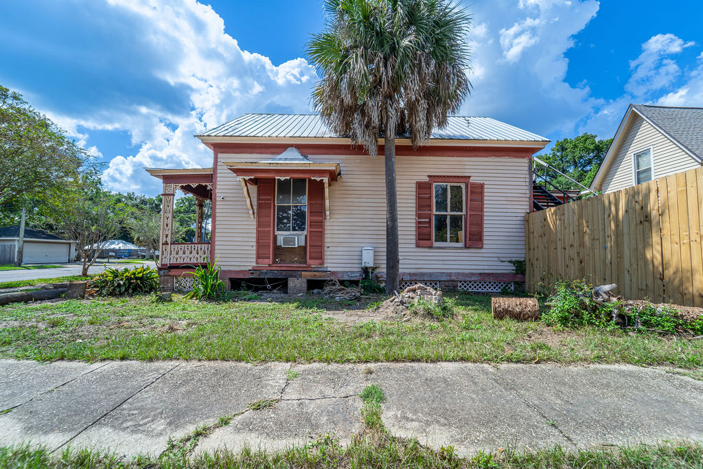Pensacola, Florida, 32502, United States, 3 Bedrooms Bedrooms, ,2 BathroomsBathrooms,Residential,For Sale,1979545