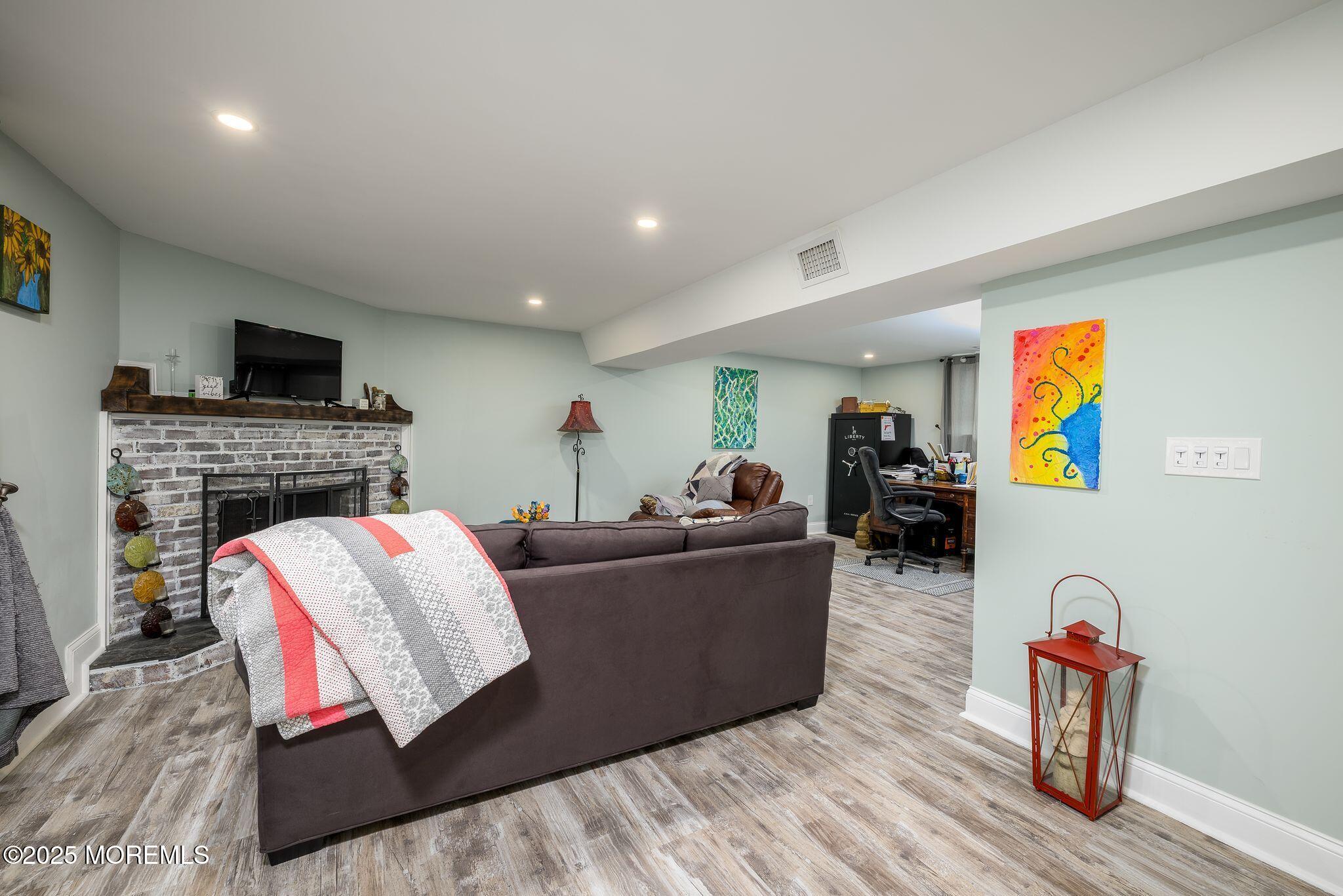 Howell, New Jersey, 07731, United States, 3 Bedrooms Bedrooms, ,2 BathroomsBathrooms,Residential,For Sale,1890448