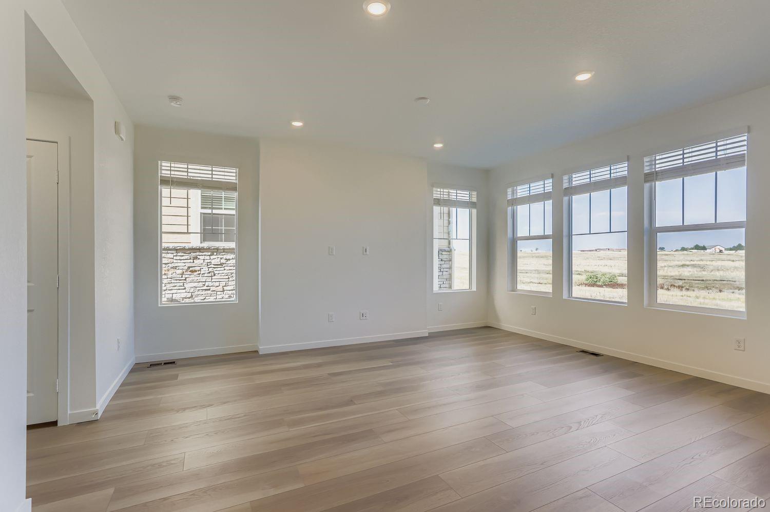 Thornton, Colorado, 80602, United States, 3 Bedrooms Bedrooms, ,2 BathroomsBathrooms,Residential,For Sale,1940914