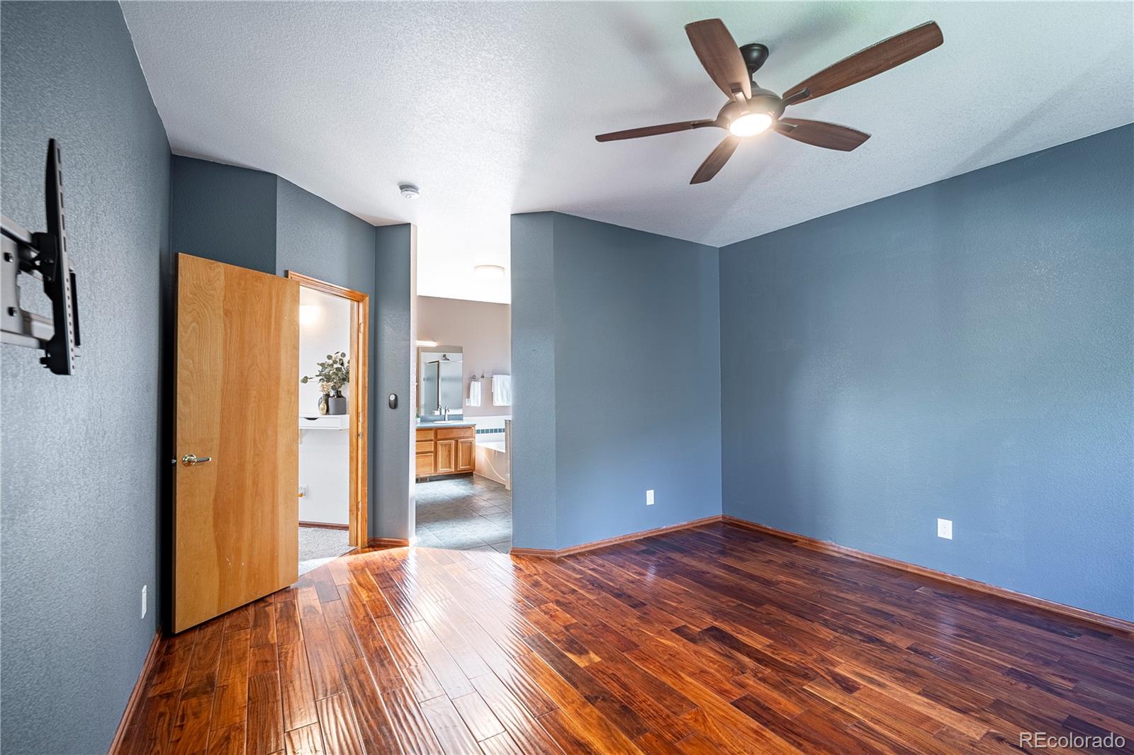 Aurora, Colorado, 80013, United States, 3 Bedrooms Bedrooms, ,3 BathroomsBathrooms,Residential,For Sale,1939931