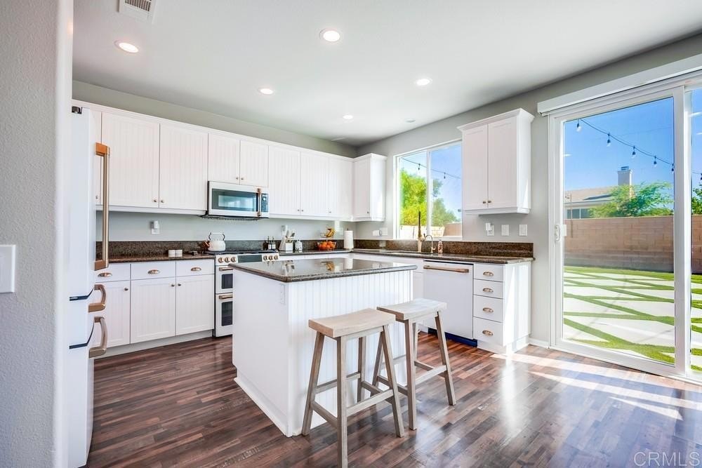 Murrieta, California, 92563, United States, 3 Bedrooms Bedrooms, ,3 BathroomsBathrooms,Residential,For Sale,1947093