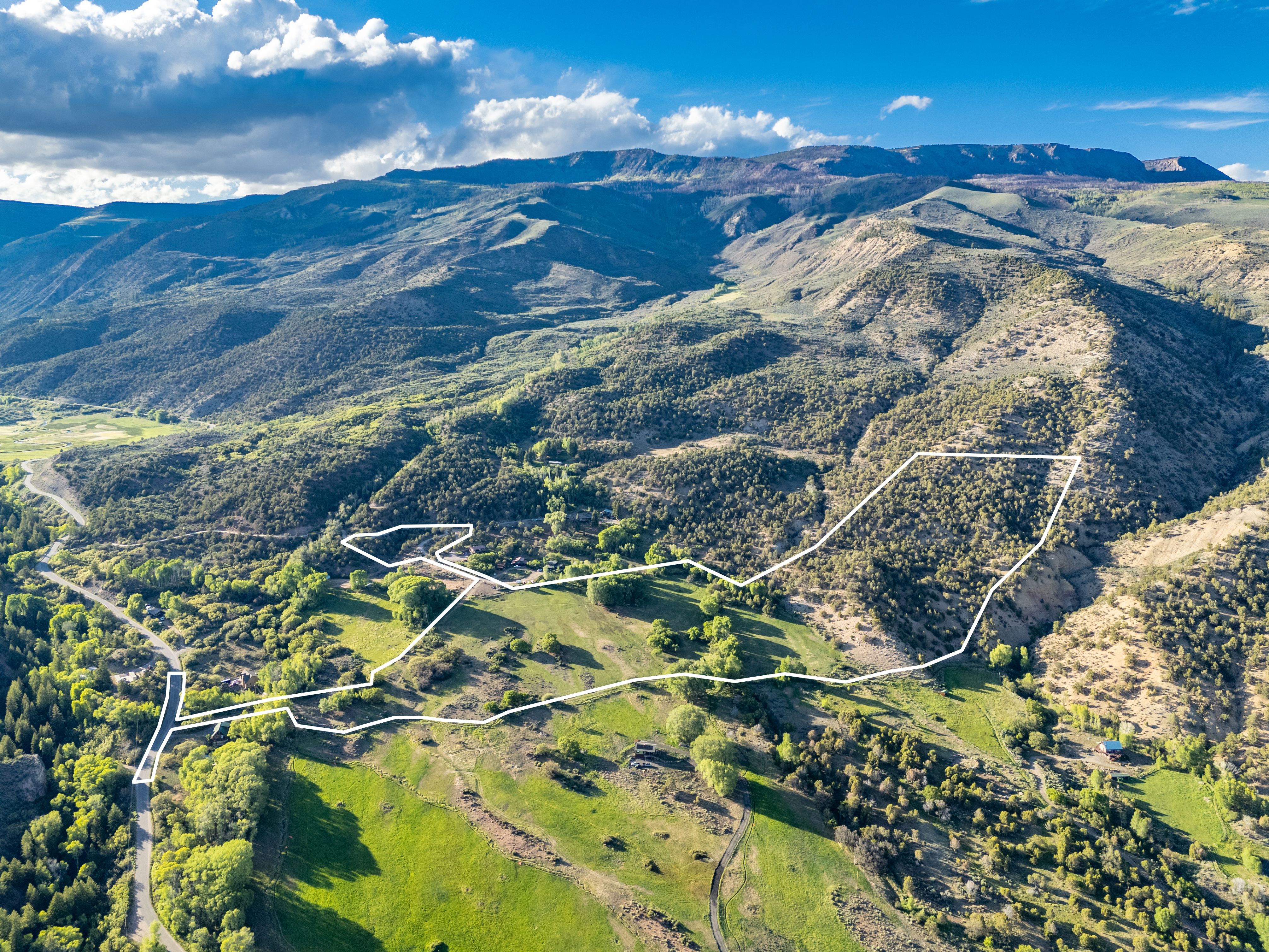  37 Acre Ranch with Water Rights and Panoramic Views - 物件實景