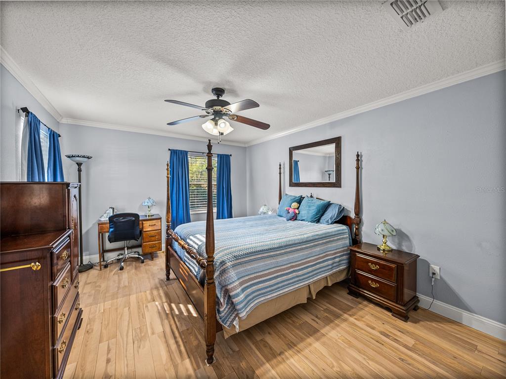 Lakeland, Florida, 33810, United States, 5 Bedrooms Bedrooms, ,4 BathroomsBathrooms,Residential,For Sale,1696884