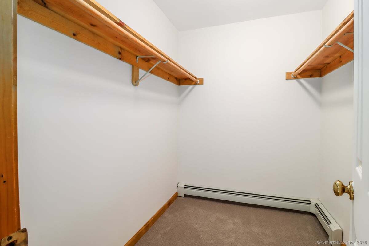 New Milford, Connecticut, 06776, United States, 3 Bedrooms Bedrooms, ,3 BathroomsBathrooms,Residential,For Sale,1958053