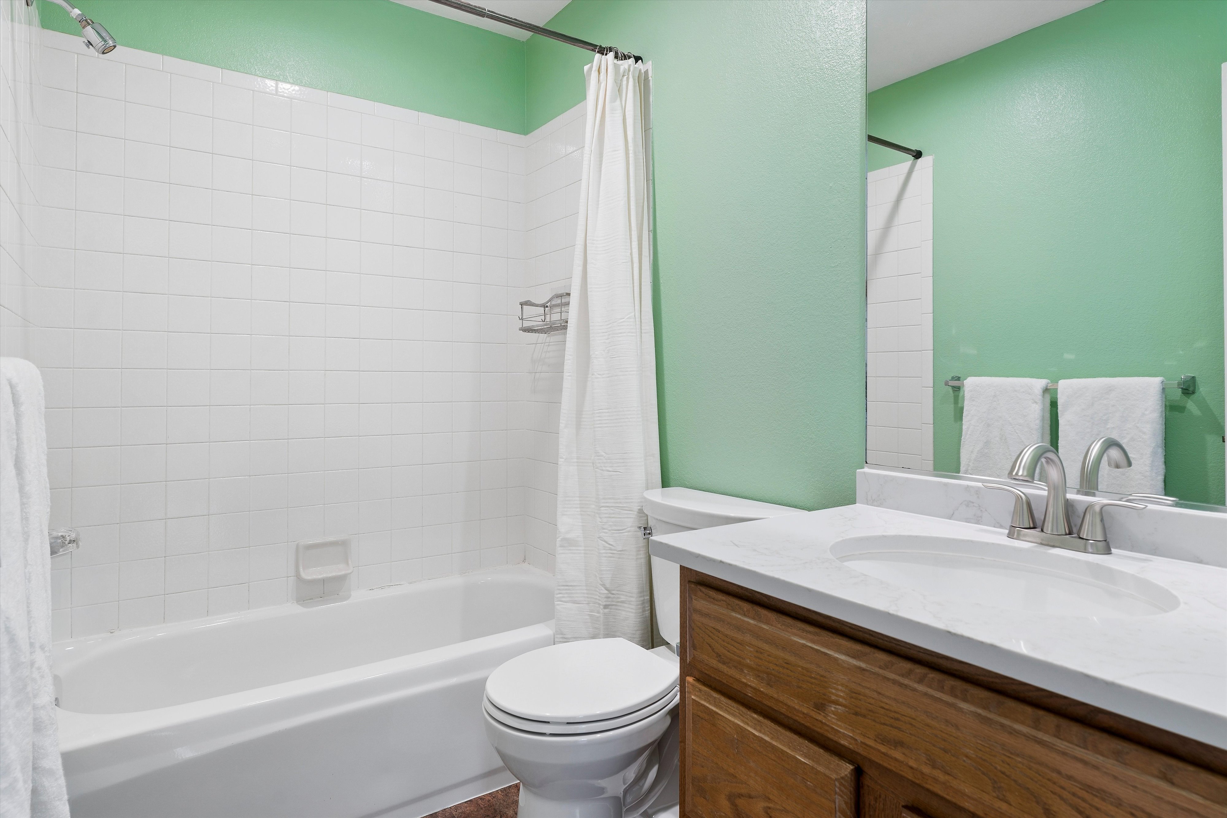  Beautifully maintained three-level townhome - 物件實景