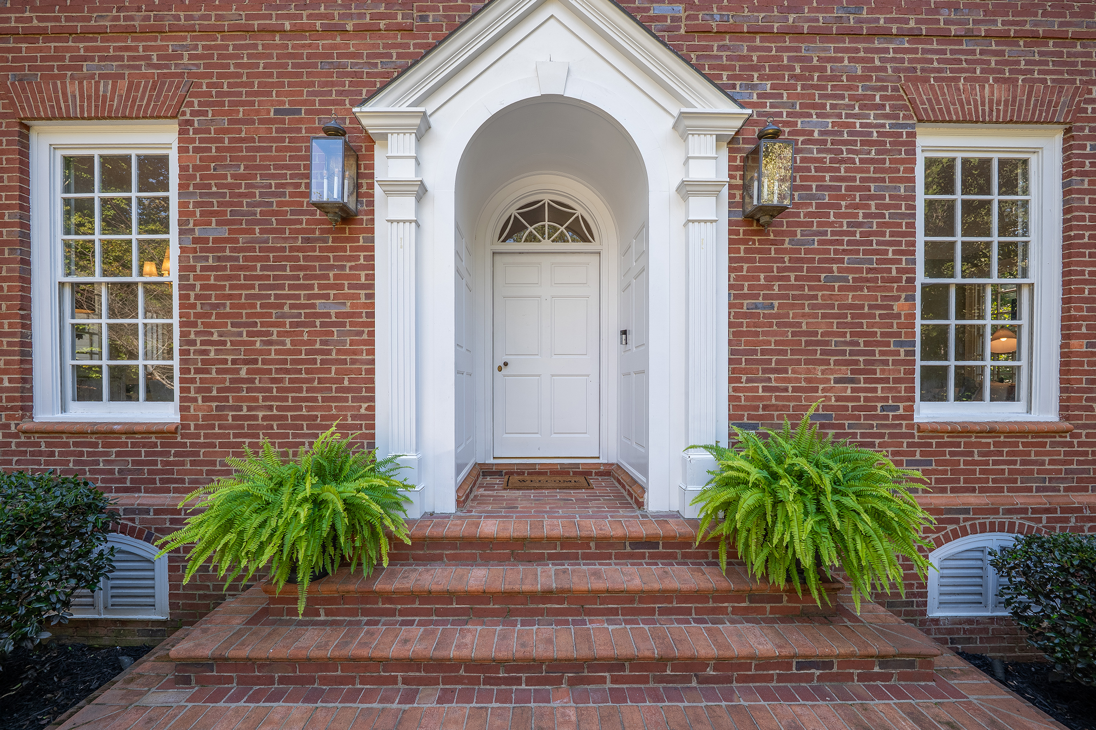  Timeless Colonial Elegance on Two Private Wooded Acres in Litchfield Hundred - 物件實景